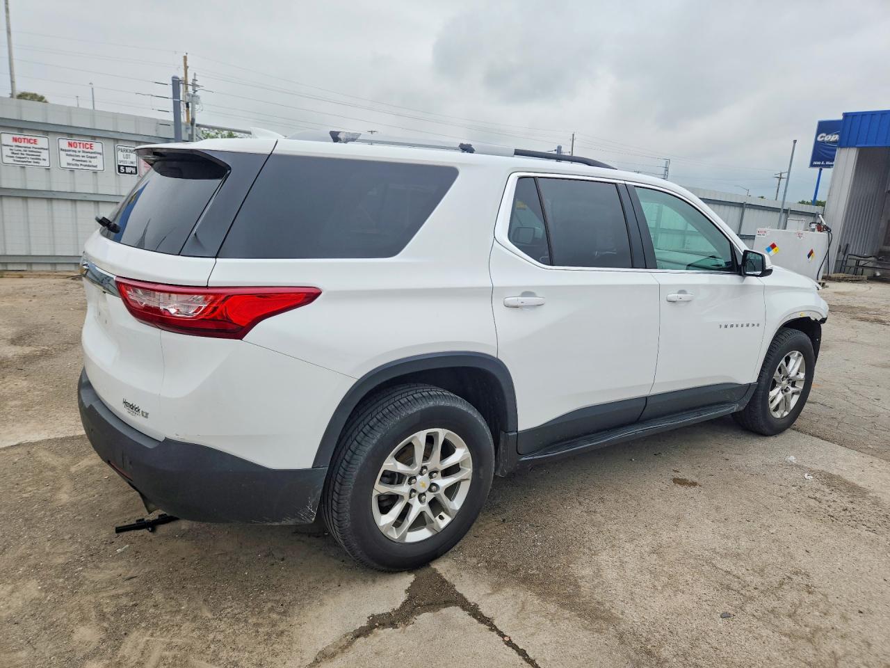 2018 Chevrolet Traverse Lt White vin: 1GNEVGKW1JJ153670