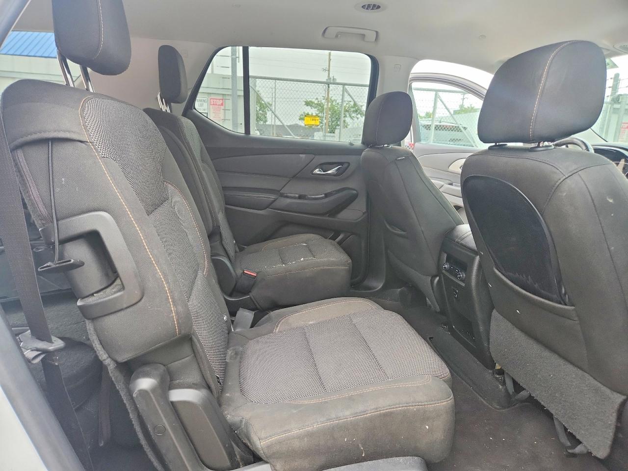 2018 Chevrolet Traverse Lt White vin: 1GNEVGKW1JJ153670