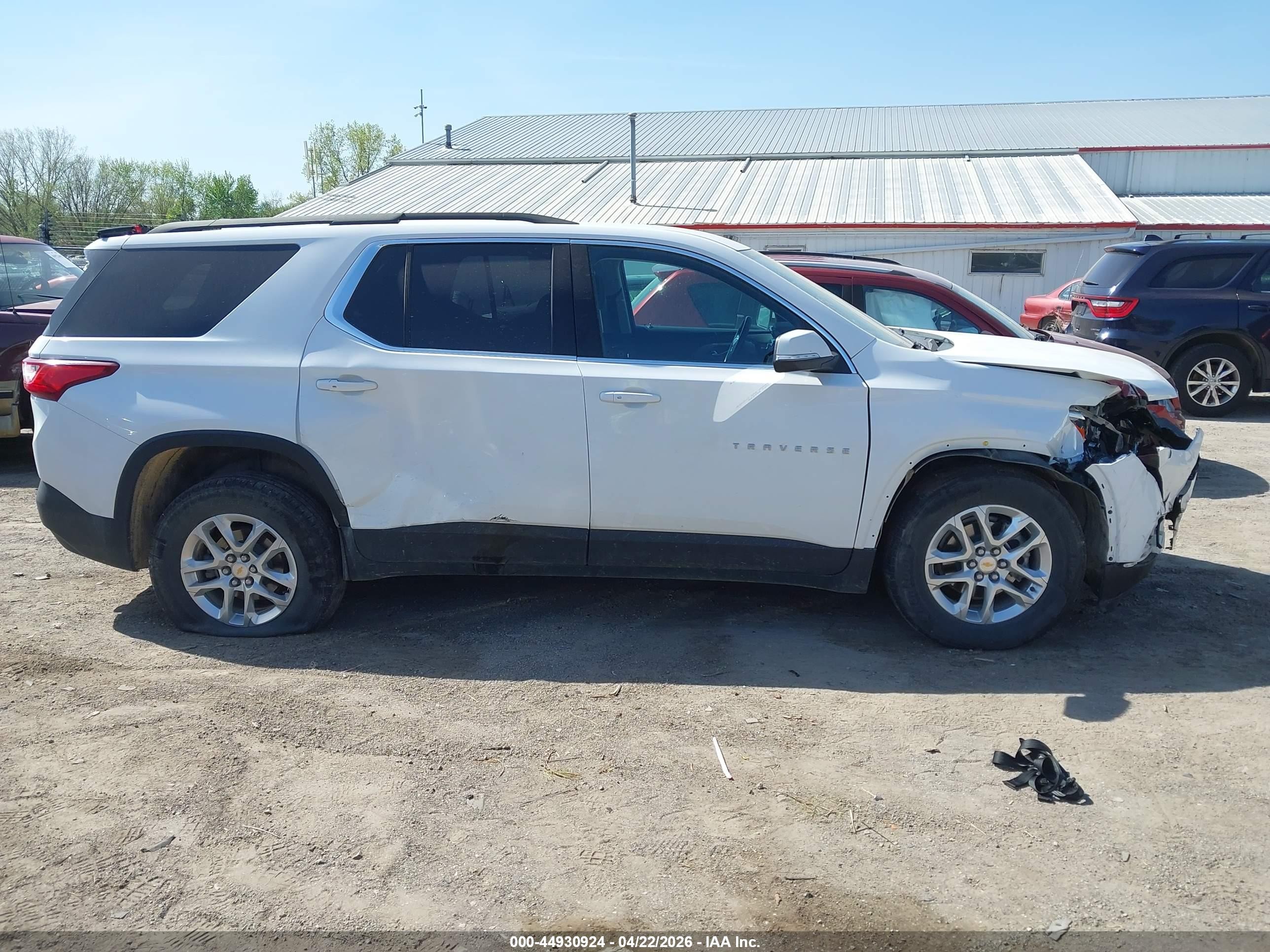 2021 Chevrolet Traverse Awd Lt Cloth White vin: 1GNEVGKW3MJ258019