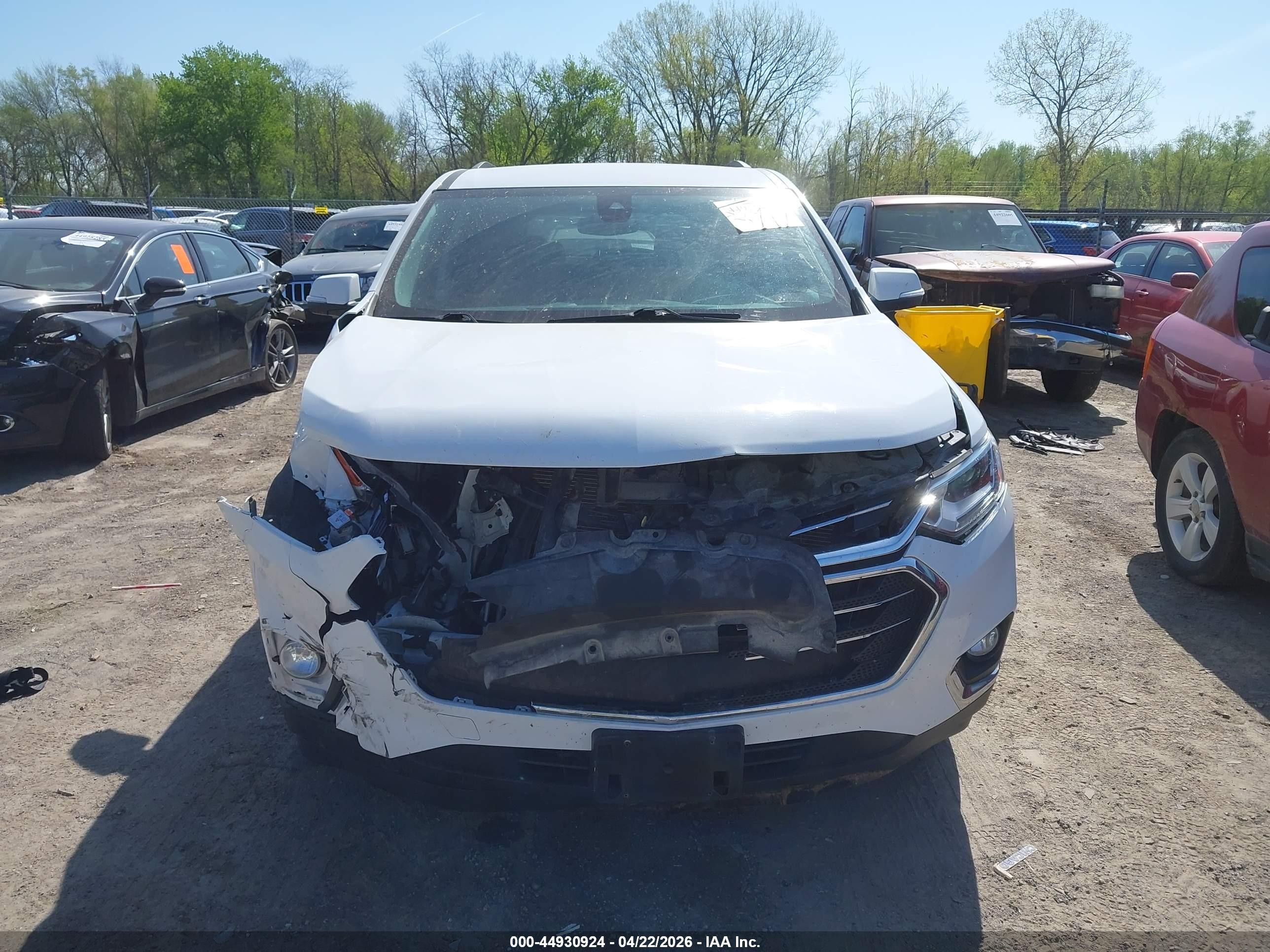 2021 Chevrolet Traverse Awd Lt Cloth White vin: 1GNEVGKW3MJ258019