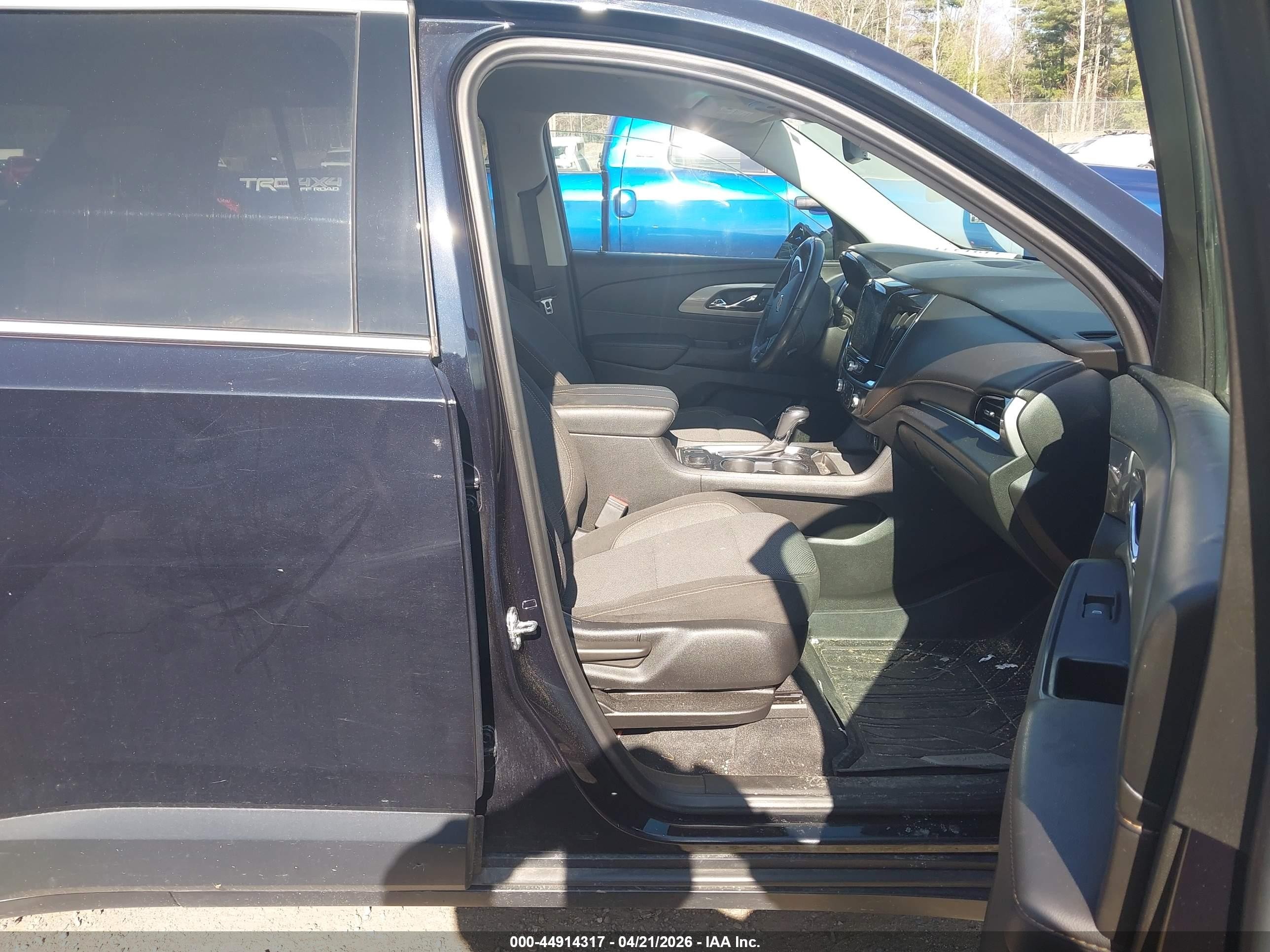 2020 Chevrolet Traverse Awd Lt Cloth Black vin: 1GNEVGKW5LJ150144