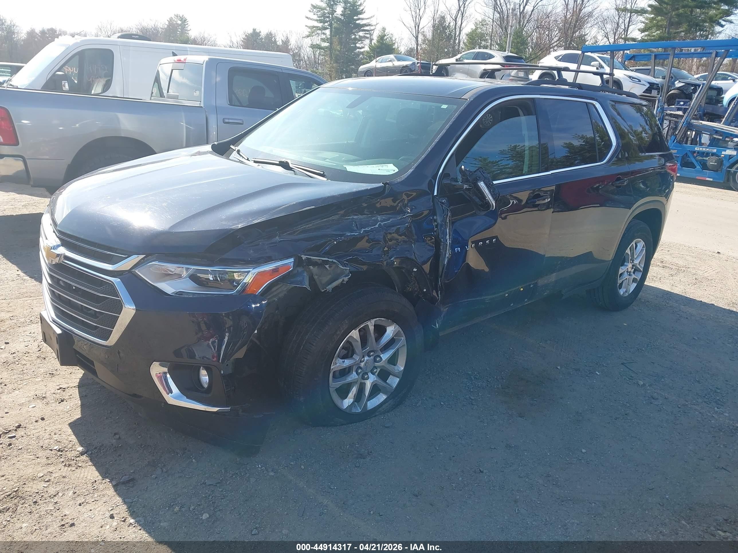 2020 Chevrolet Traverse Awd Lt Cloth Black vin: 1GNEVGKW5LJ150144