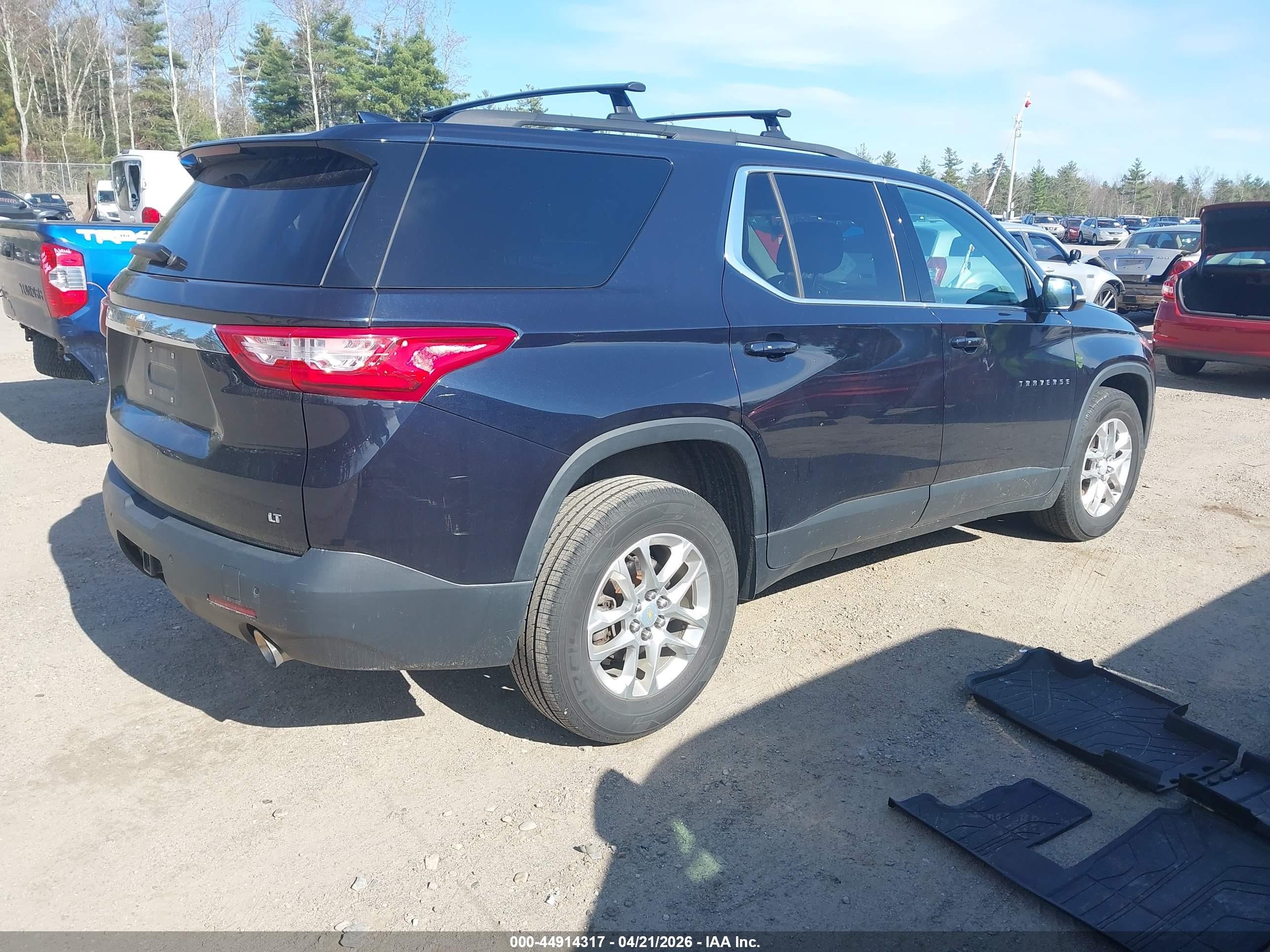 2020 Chevrolet Traverse Awd Lt Cloth Black vin: 1GNEVGKW5LJ150144