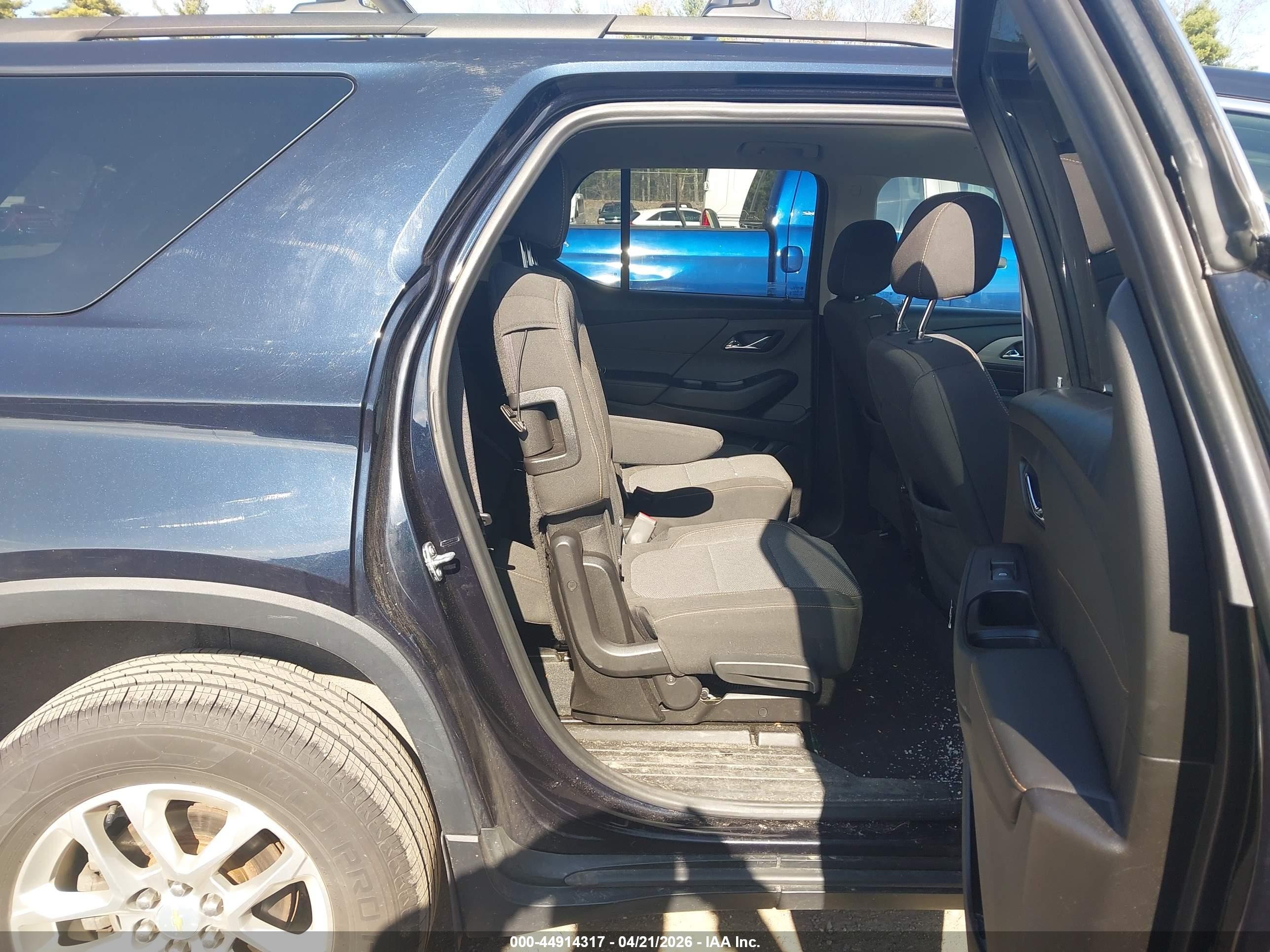 2020 Chevrolet Traverse Awd Lt Cloth Black vin: 1GNEVGKW5LJ150144