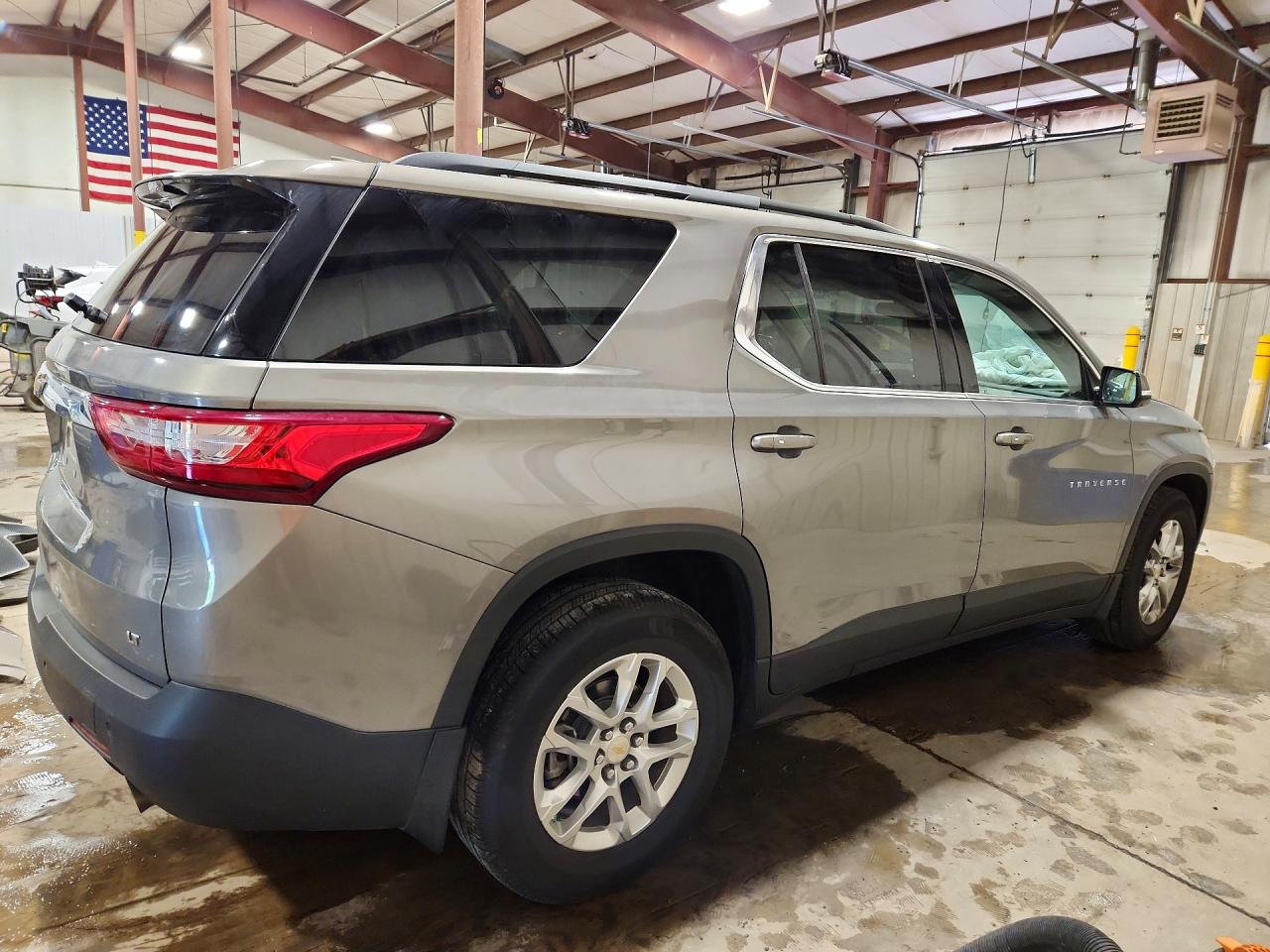 2019 Chevrolet Traverse Lt Silver vin: 1GNEVGKW7KJ211170