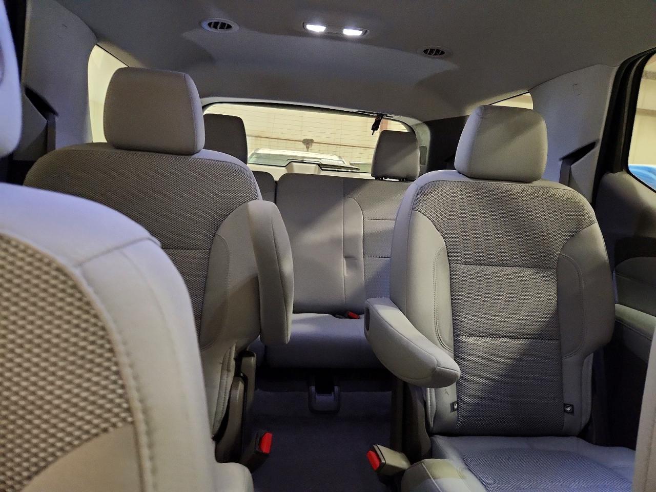 2019 Chevrolet Traverse Lt Silver vin: 1GNEVGKW7KJ211170