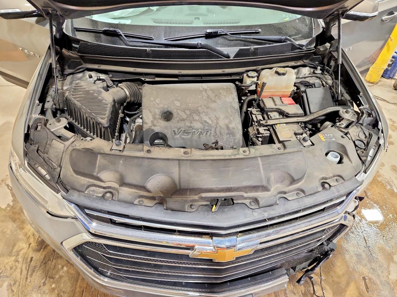 2019 Chevrolet Traverse Lt Silver vin: 1GNEVGKW7KJ211170