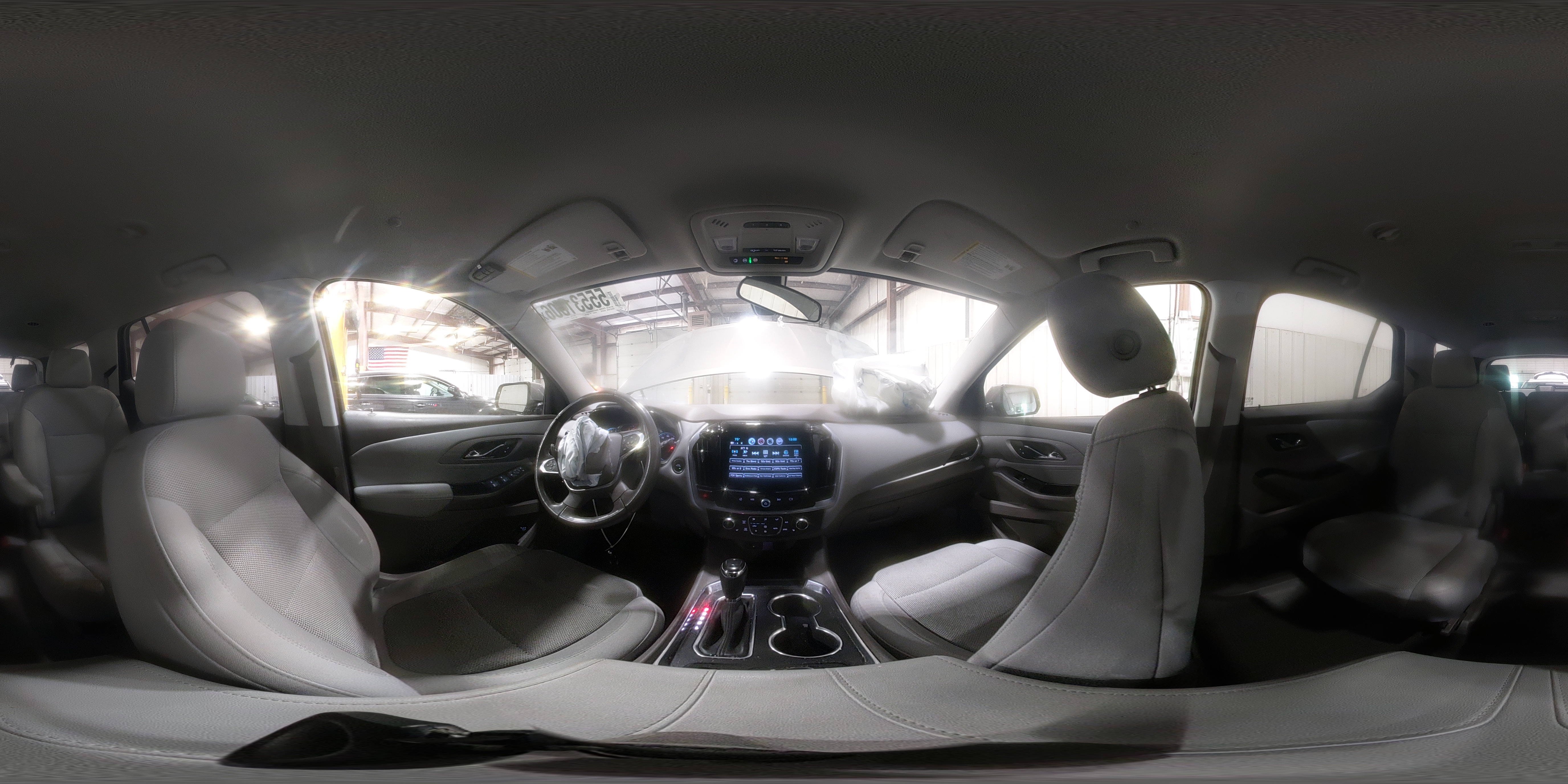 2019 Chevrolet Traverse Lt Silver vin: 1GNEVGKW7KJ211170