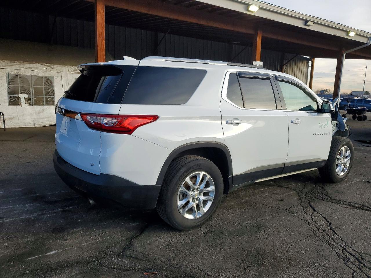 2018 Chevrolet Traverse Lt White vin: 1GNEVGKW8JJ133710