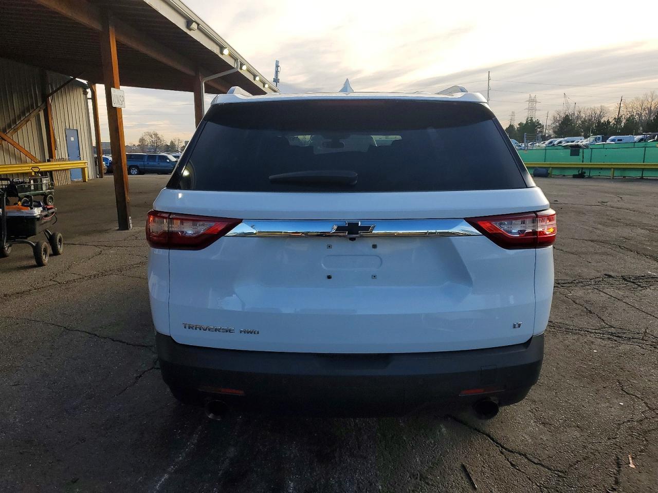 2018 Chevrolet Traverse Lt White vin: 1GNEVGKW8JJ133710