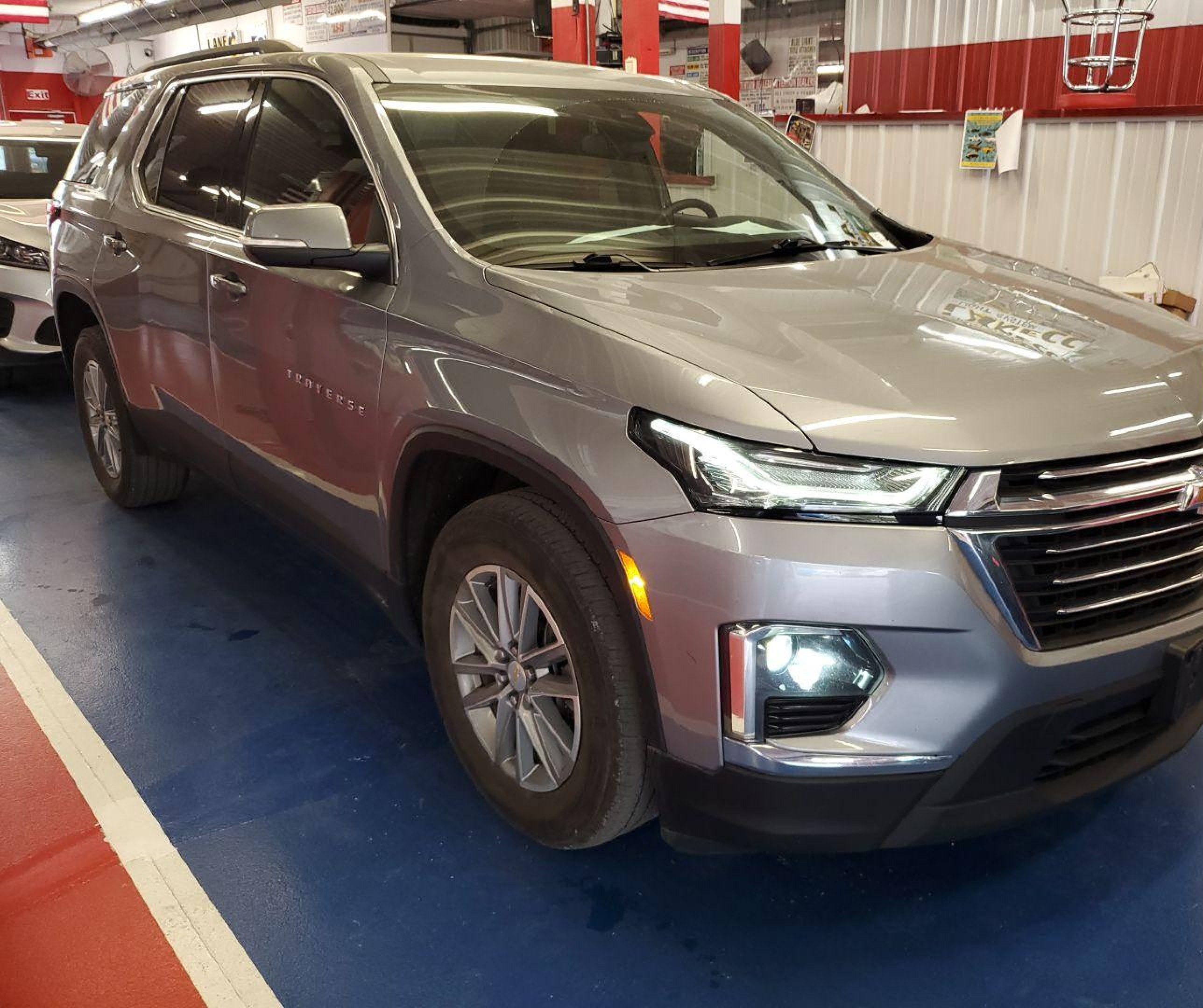 2023 Chevrolet Traverse Awd Lt Cloth vin: 1GNEVGKW9PJ293748