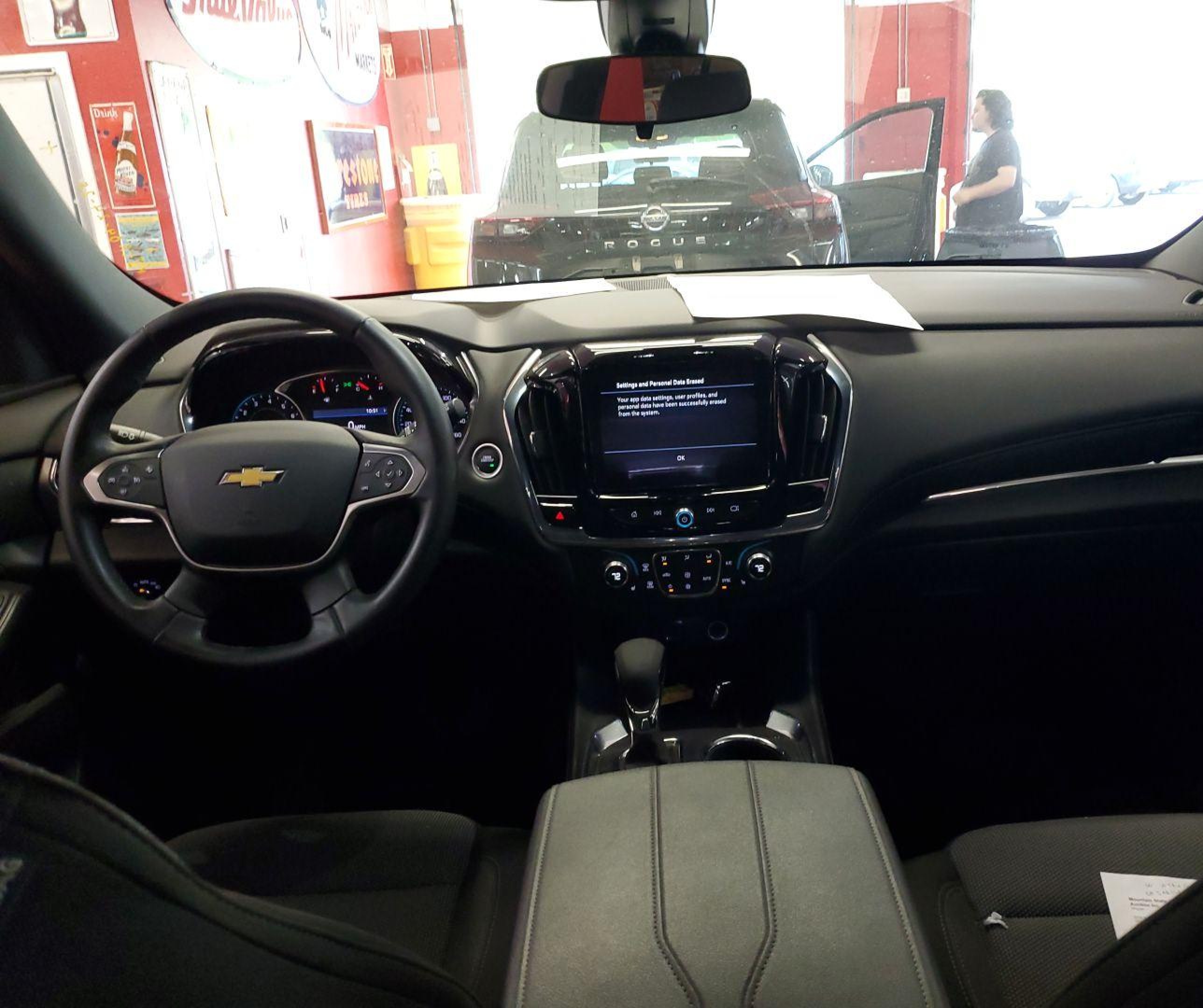 2023 Chevrolet Traverse Awd Lt Cloth vin: 1GNEVGKW9PJ293748