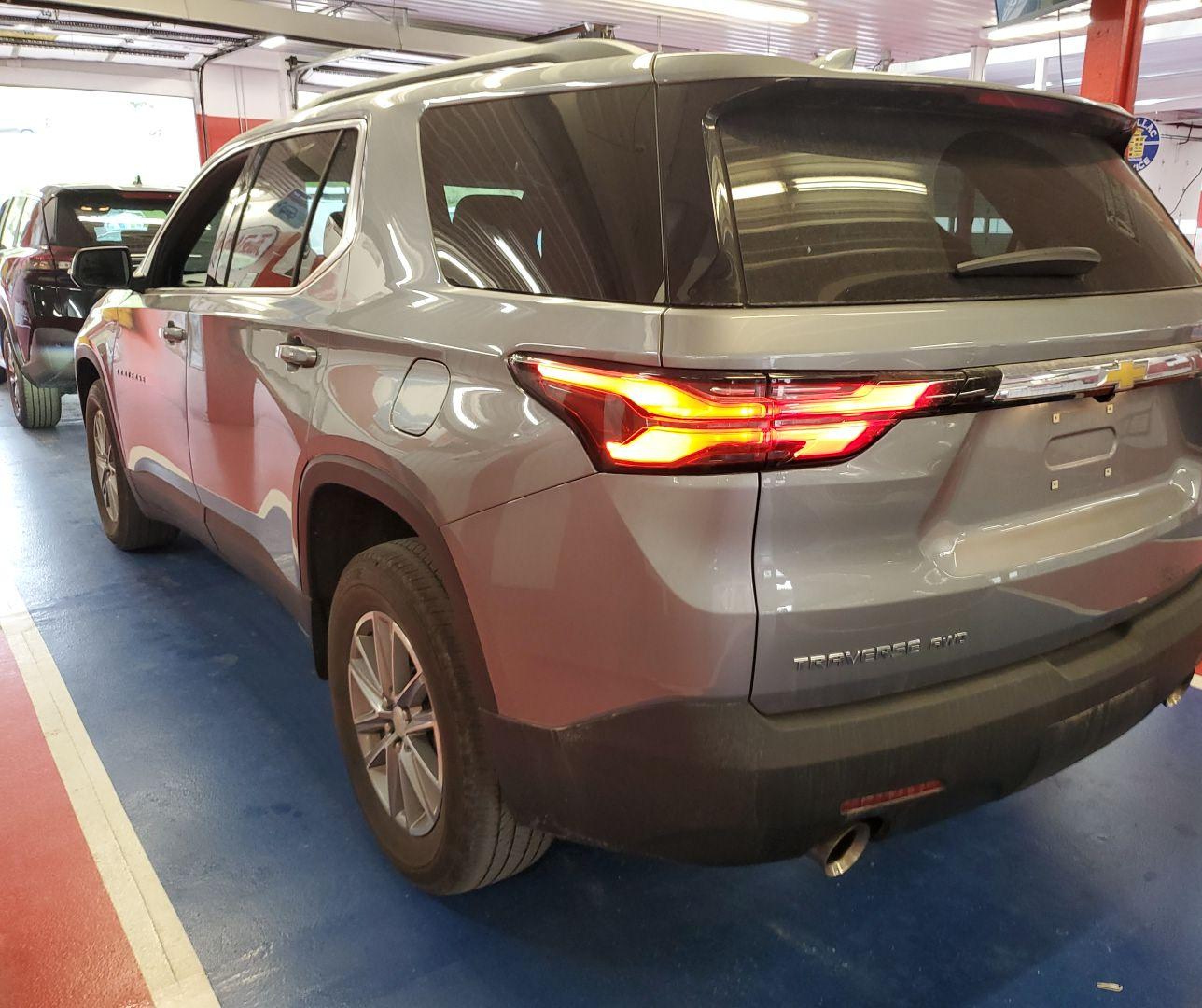 2023 Chevrolet Traverse Awd Lt Cloth vin: 1GNEVGKW9PJ293748