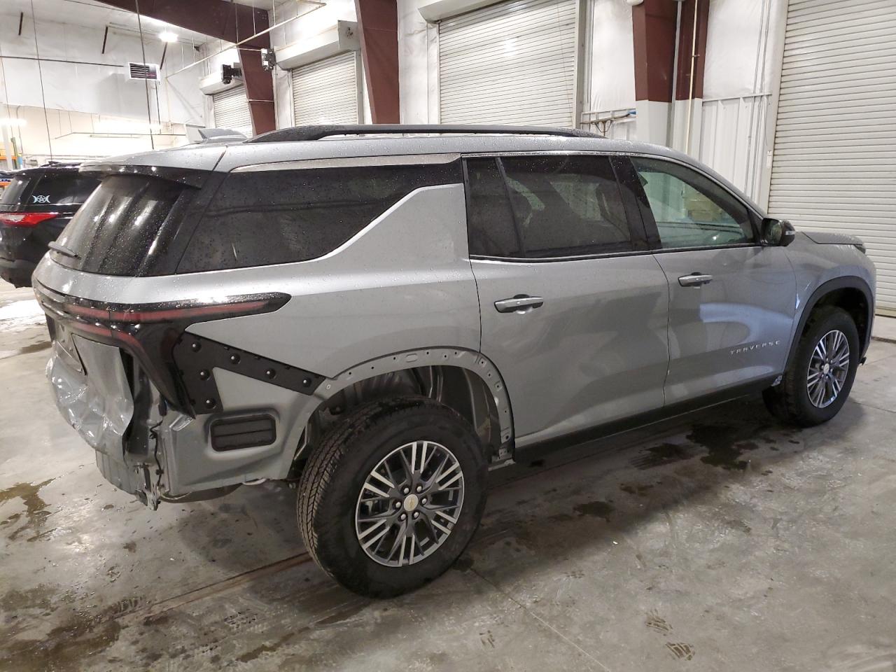 2025 Chevrolet Traverse Lt Серебряный vin: 1GNEVGRS9SJ218916