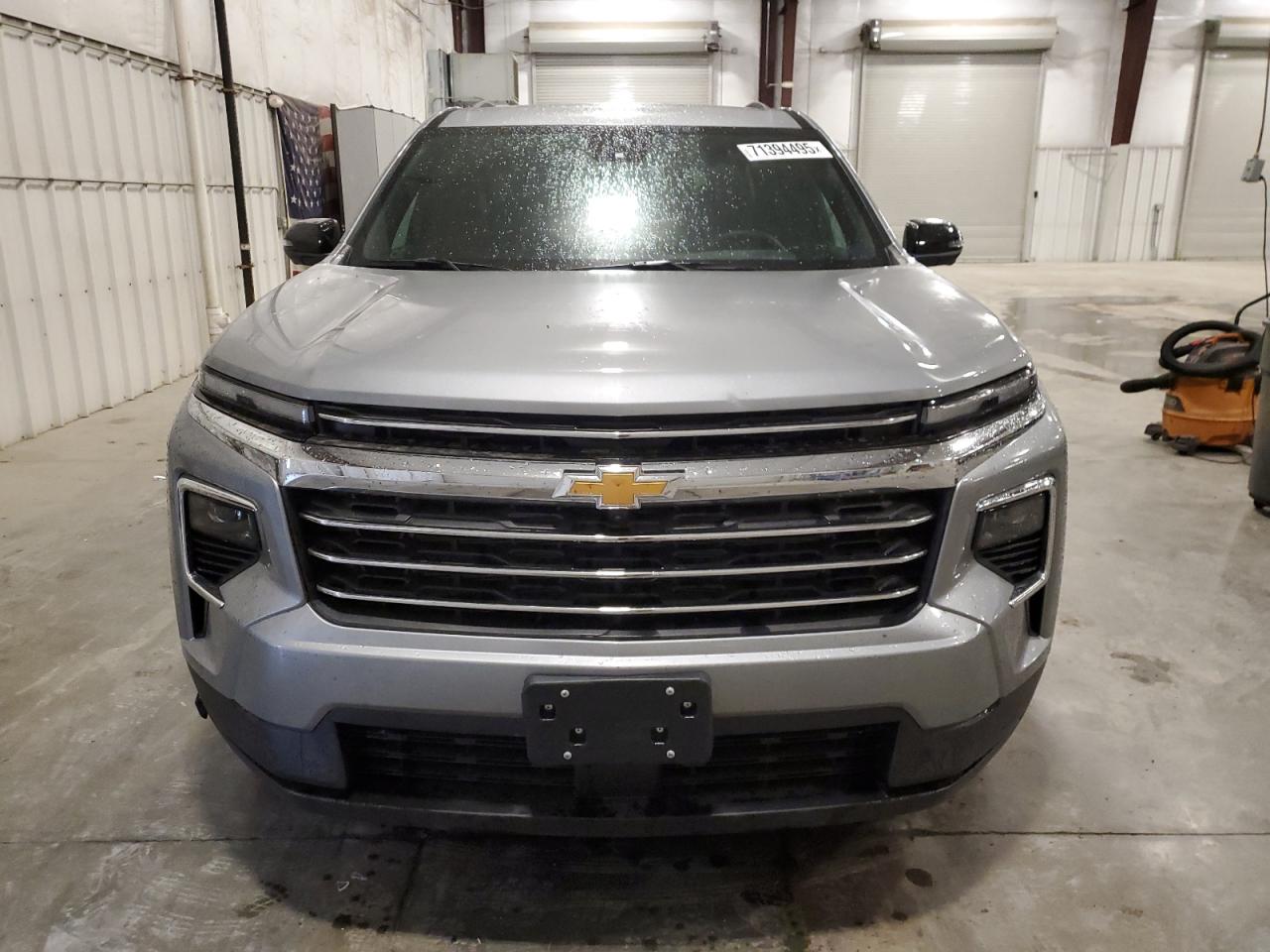 2025 Chevrolet Traverse Lt Серебряный vin: 1GNEVGRS9SJ218916
