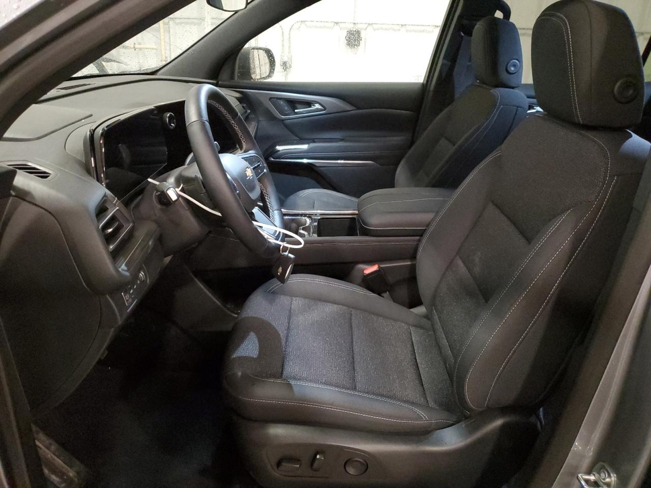 2025 Chevrolet Traverse Lt Серебряный vin: 1GNEVGRS9SJ218916