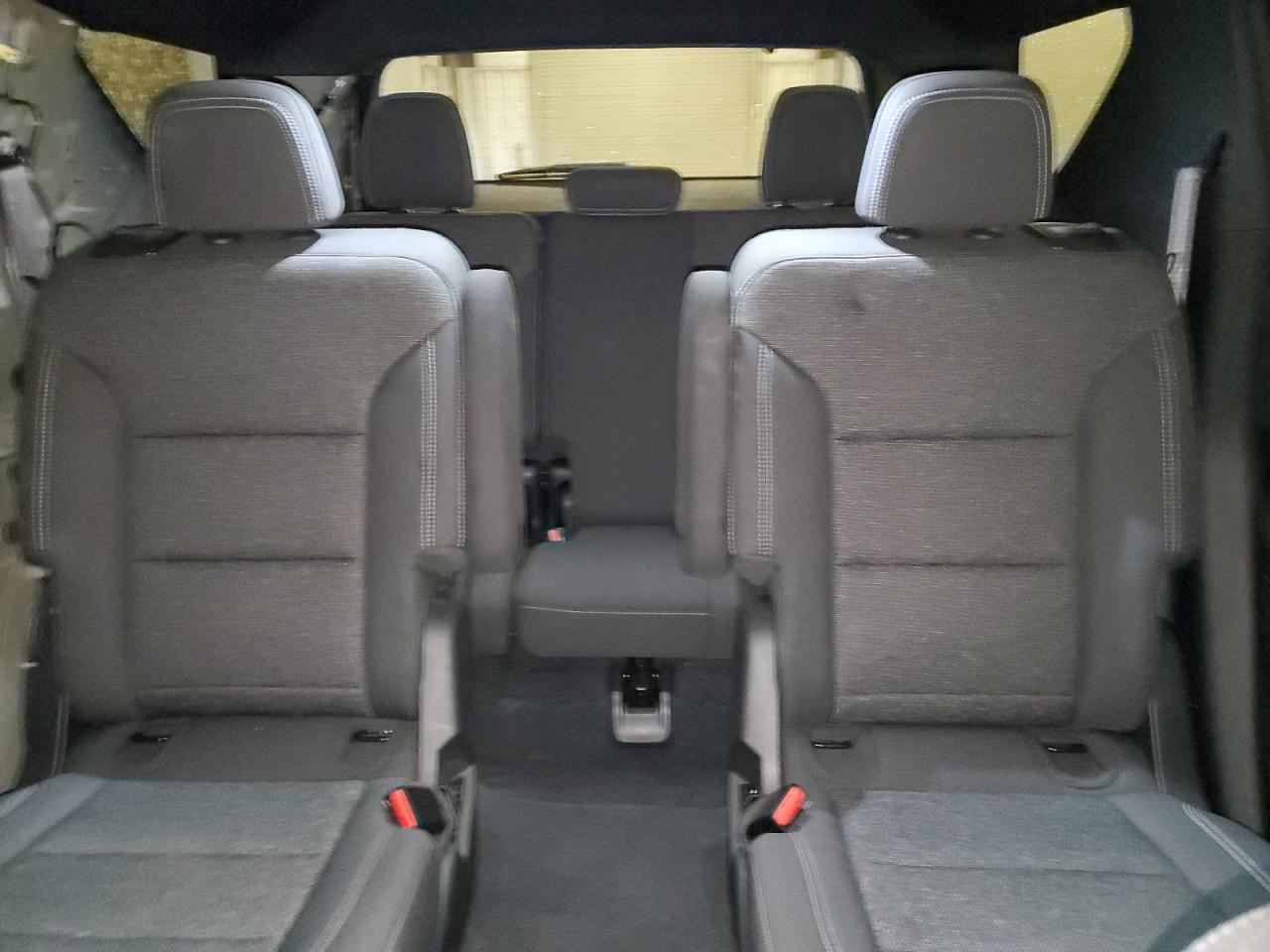 2025 Chevrolet Traverse Lt Серебряный vin: 1GNEVGRS9SJ218916