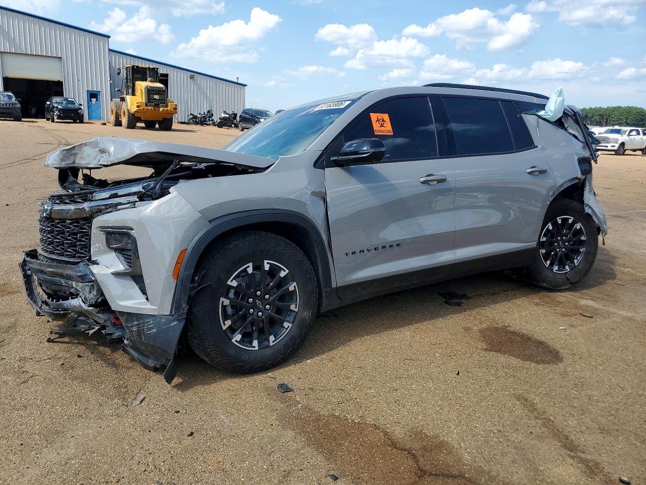 2026 Chevrolet Traverse Z71 Gray vin: 1GNEVJKS2TJ300477