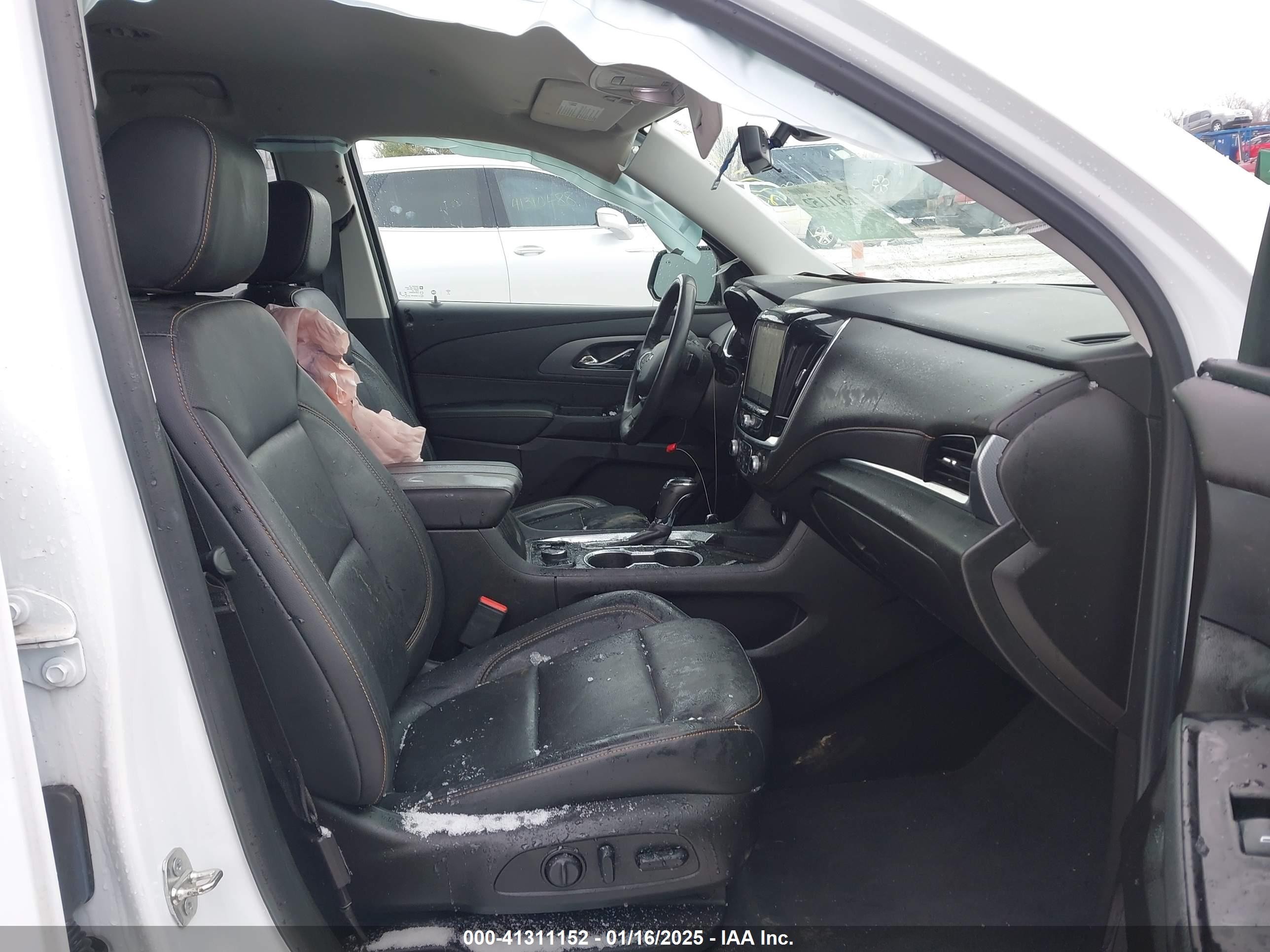 2019 Chevrolet Traverse   White vin: 1GNEVKKW4KJ298710
