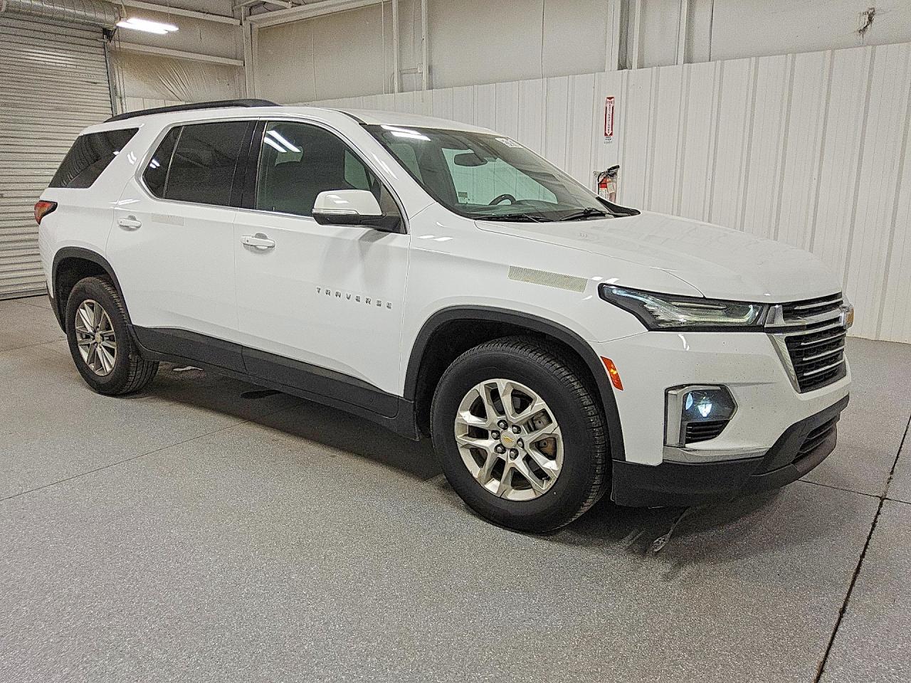 2023 Chevrolet Traverse Lt White vin: 1GNEVMKW2PJ222602