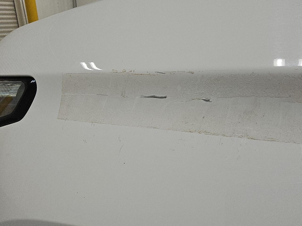 2023 Chevrolet Traverse Lt White vin: 1GNEVMKW2PJ222602 Damage: Left Front Fender, Heavy Scratch, 2 To 3 Inches