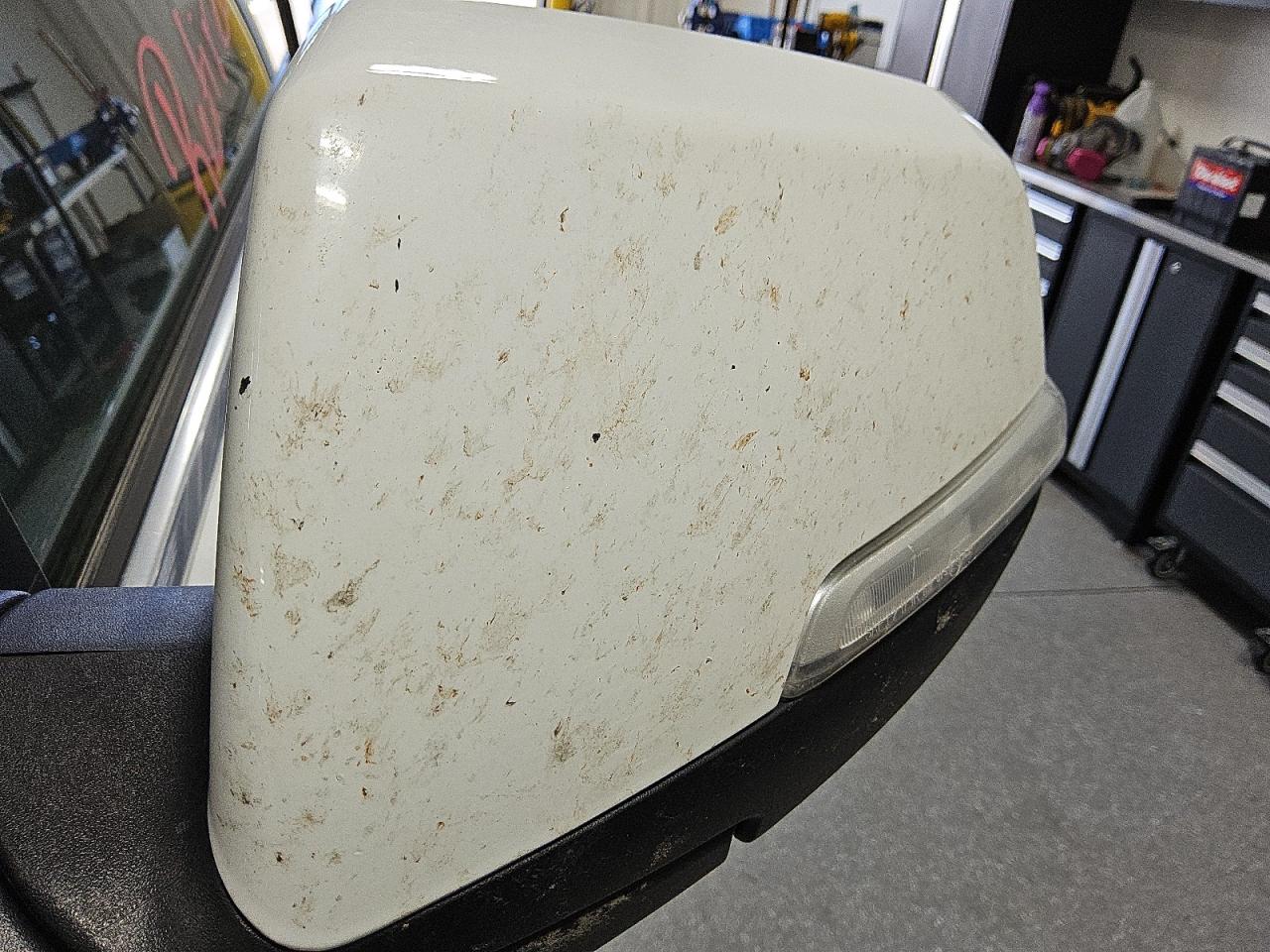 2023 Chevrolet Traverse Lt White vin: 1GNEVMKW2PJ222602 Damage: Lf Mirror Cover, Chipped, 9