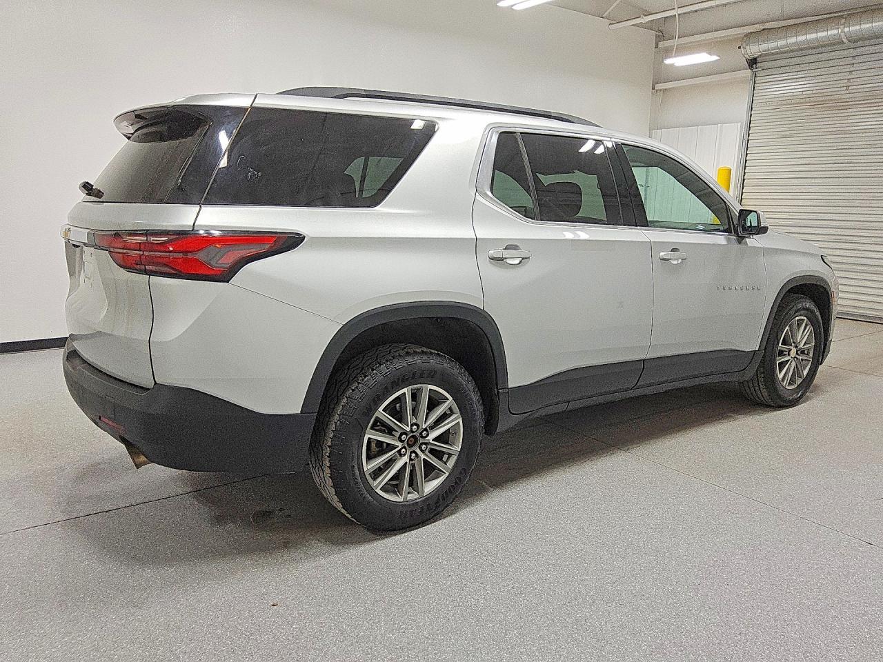 2022 Chevrolet Traverse Lt Silver vin: 1GNEVMKWXNJ170164