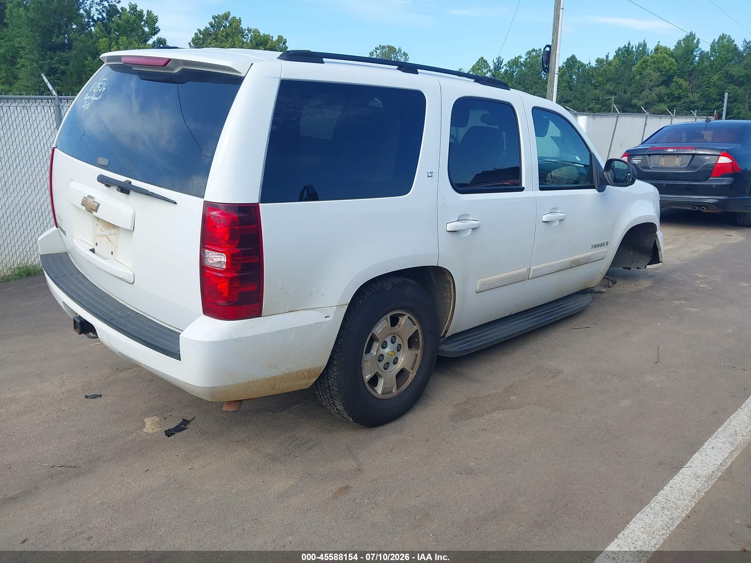 2007 Chevrolet Tahoe Lt White vin: 1GNFC13007J103787