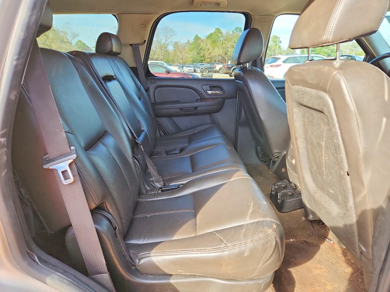 2007 Chevrolet Tahoe C1500 Gold vin: 1GNFC13007J405905