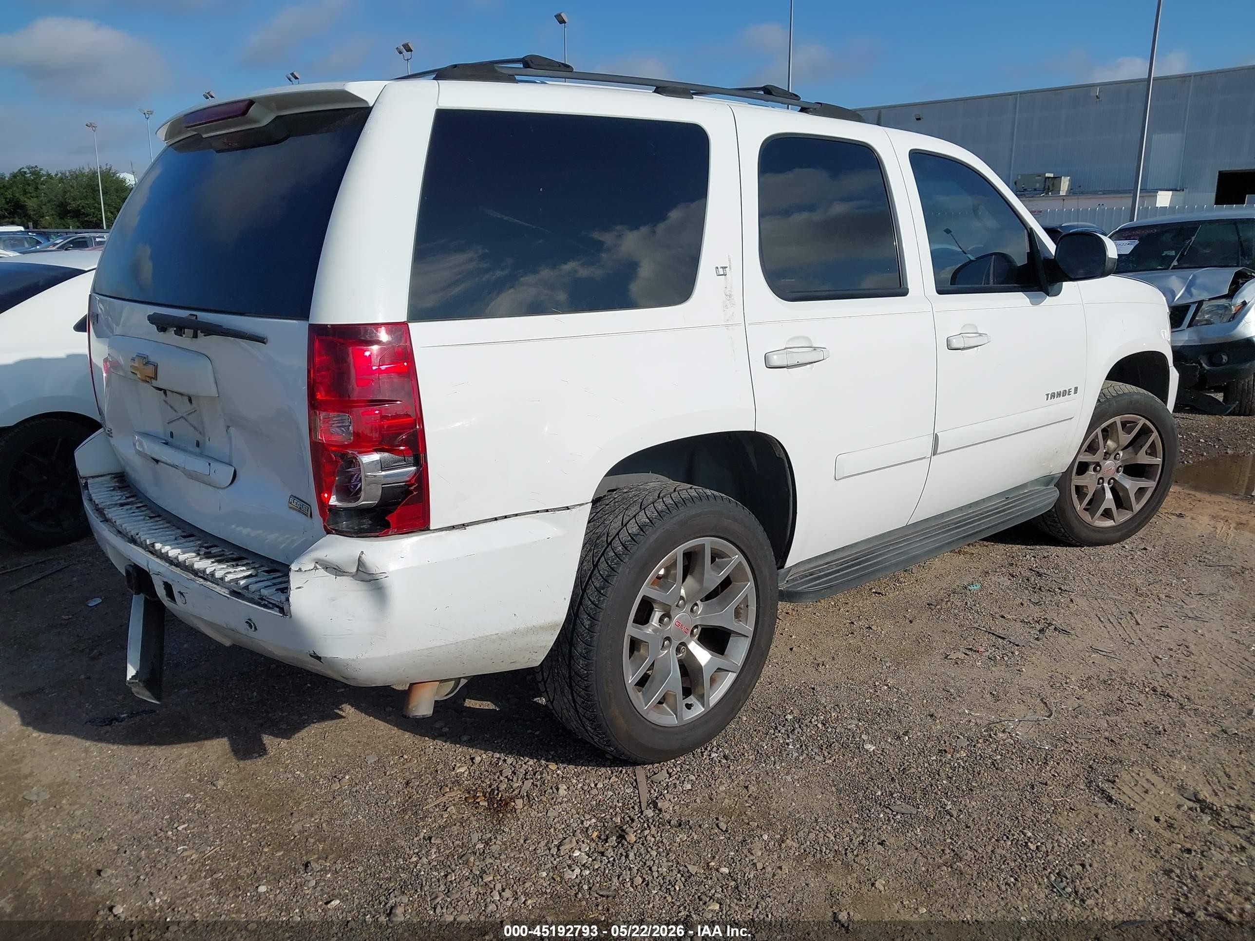 2007 Chevrolet Tahoe Lt White vin: 1GNFC13007R214843