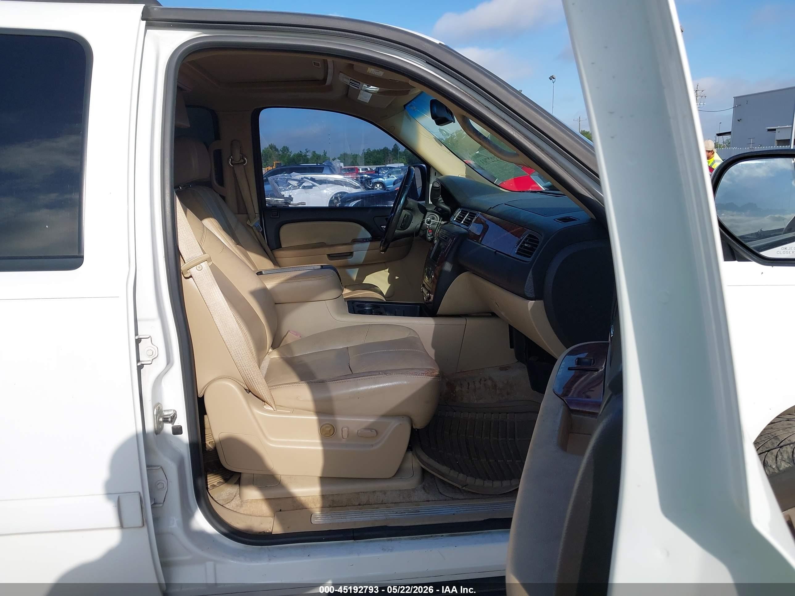 2007 Chevrolet Tahoe Lt White vin: 1GNFC13007R214843