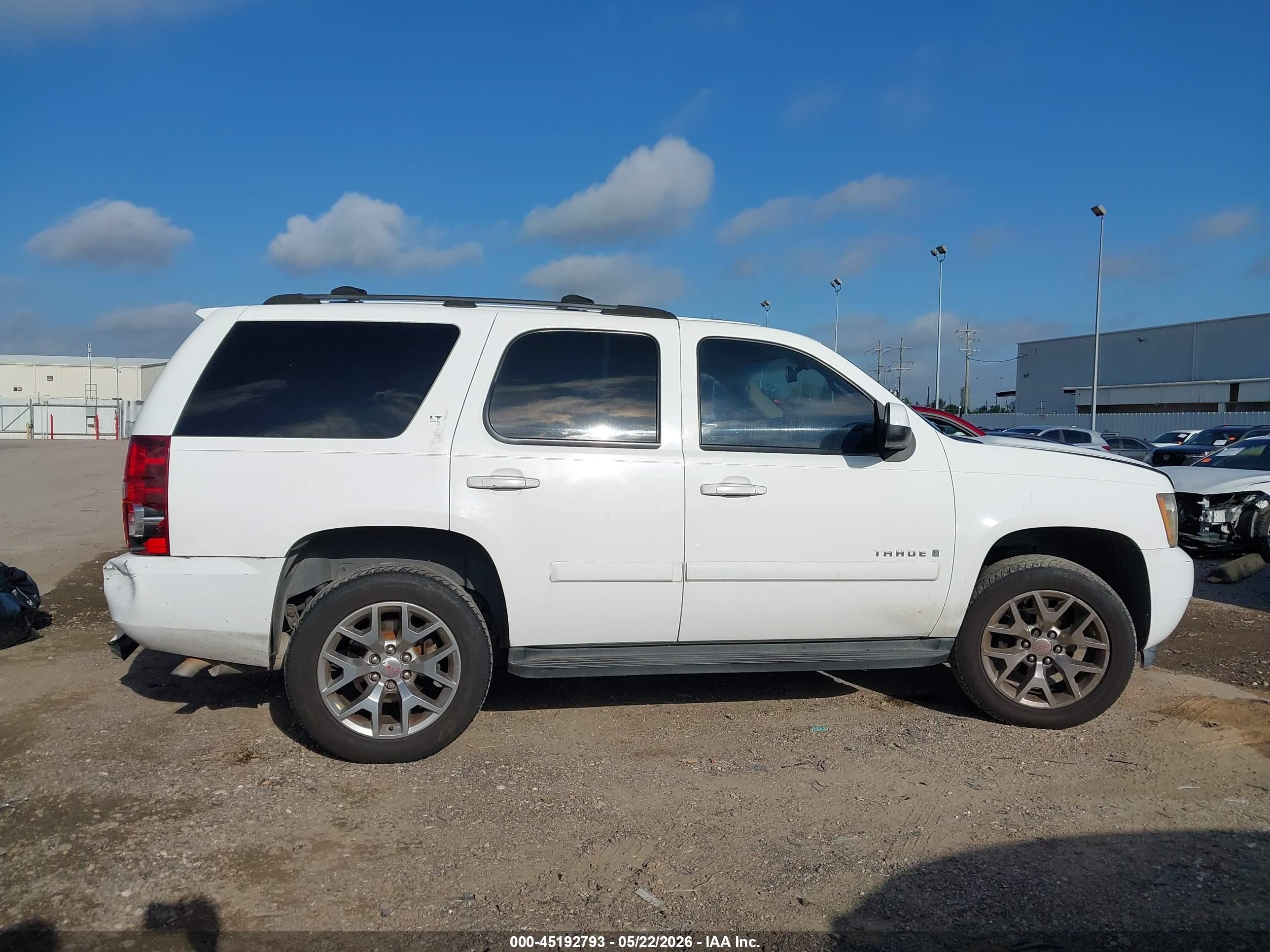 2007 Chevrolet Tahoe Lt White vin: 1GNFC13007R214843