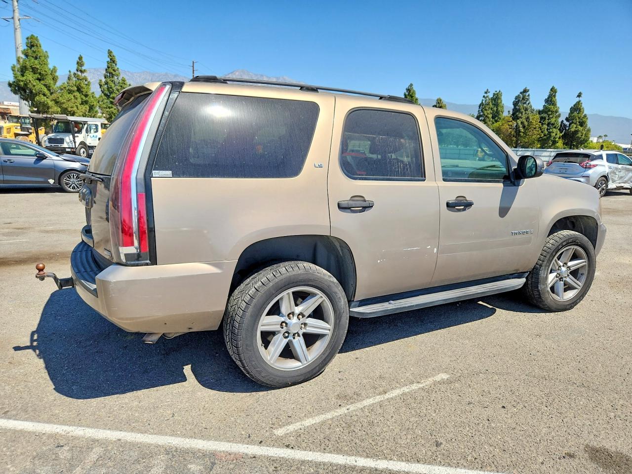 2007 Chevrolet Tahoe C1500 Brown vin: 1GNFC13007R315025