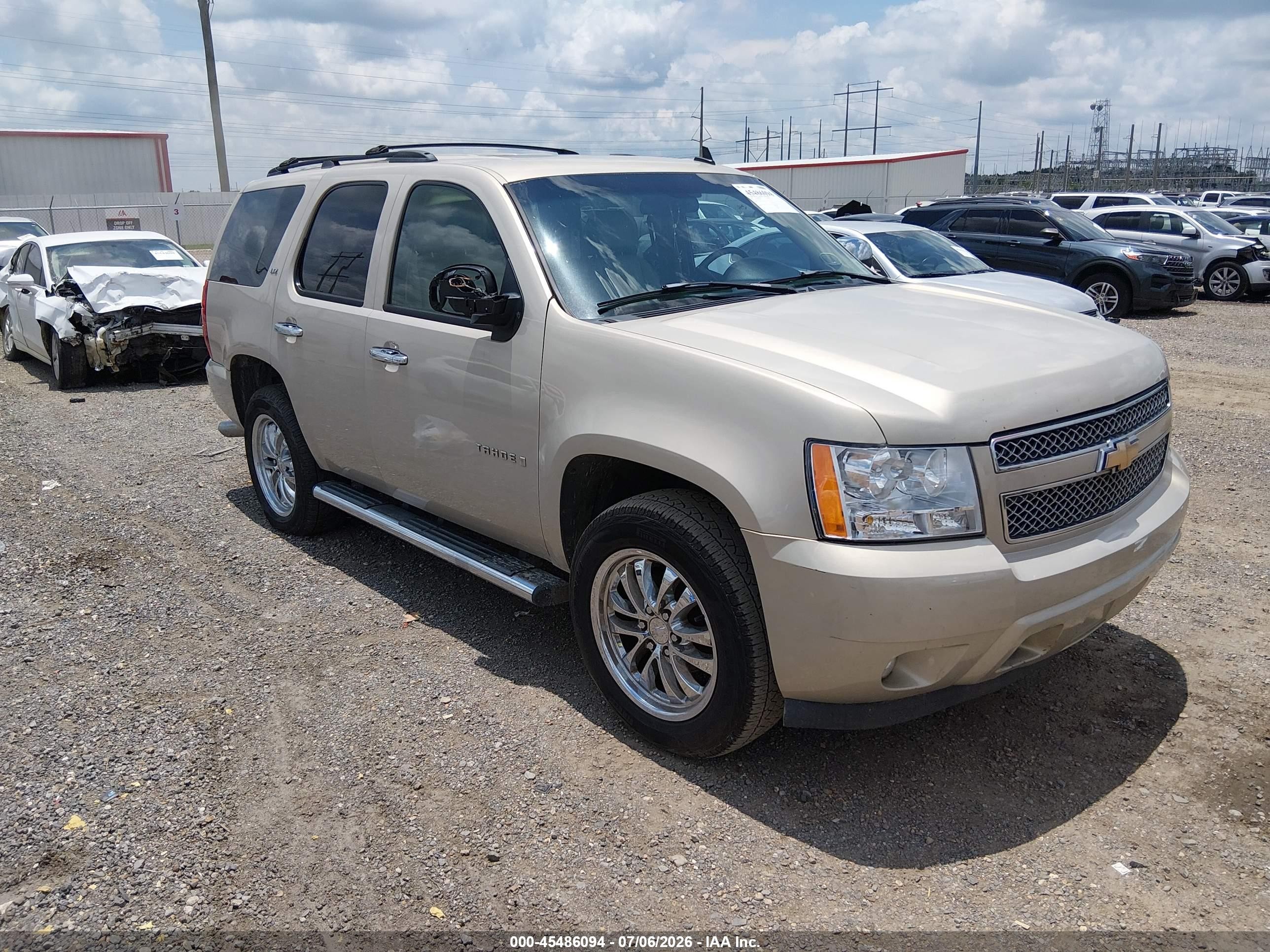 2007 Chevrolet Tahoe Ltz Tan vin: 1GNFC13007R345271