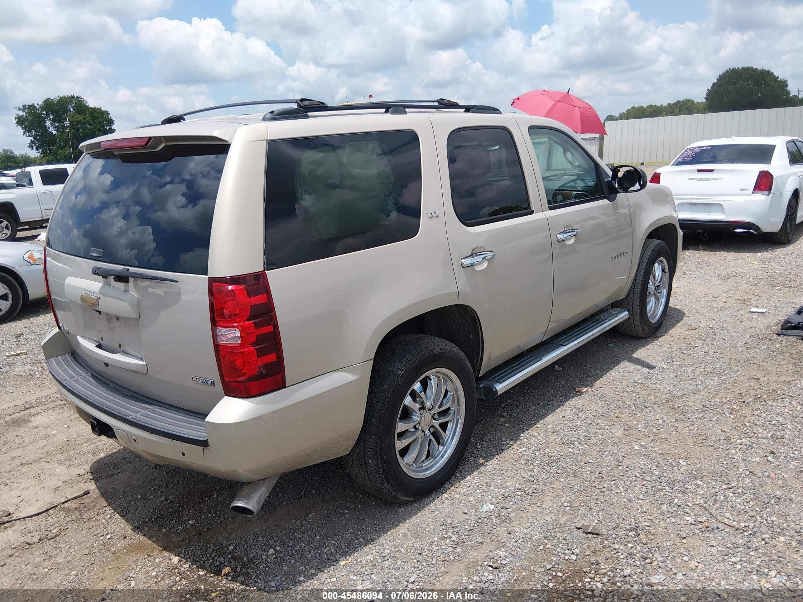 2007 Chevrolet Tahoe Ltz Tan vin: 1GNFC13007R345271