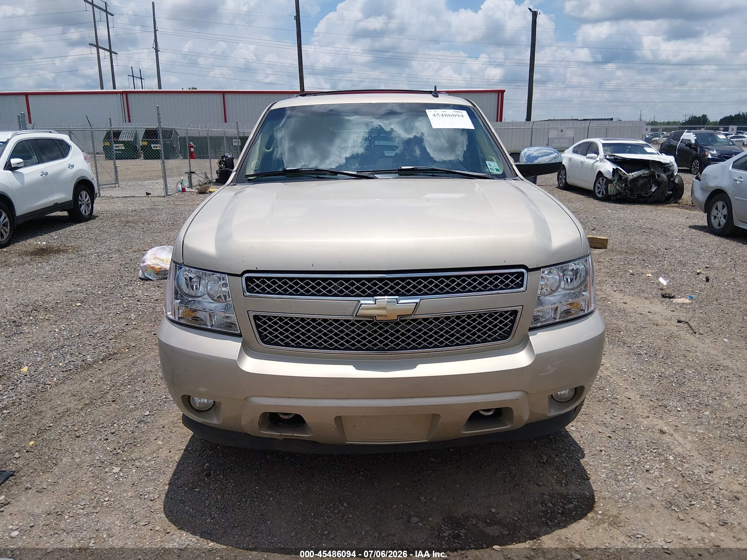 2007 Chevrolet Tahoe Ltz Tan vin: 1GNFC13007R345271