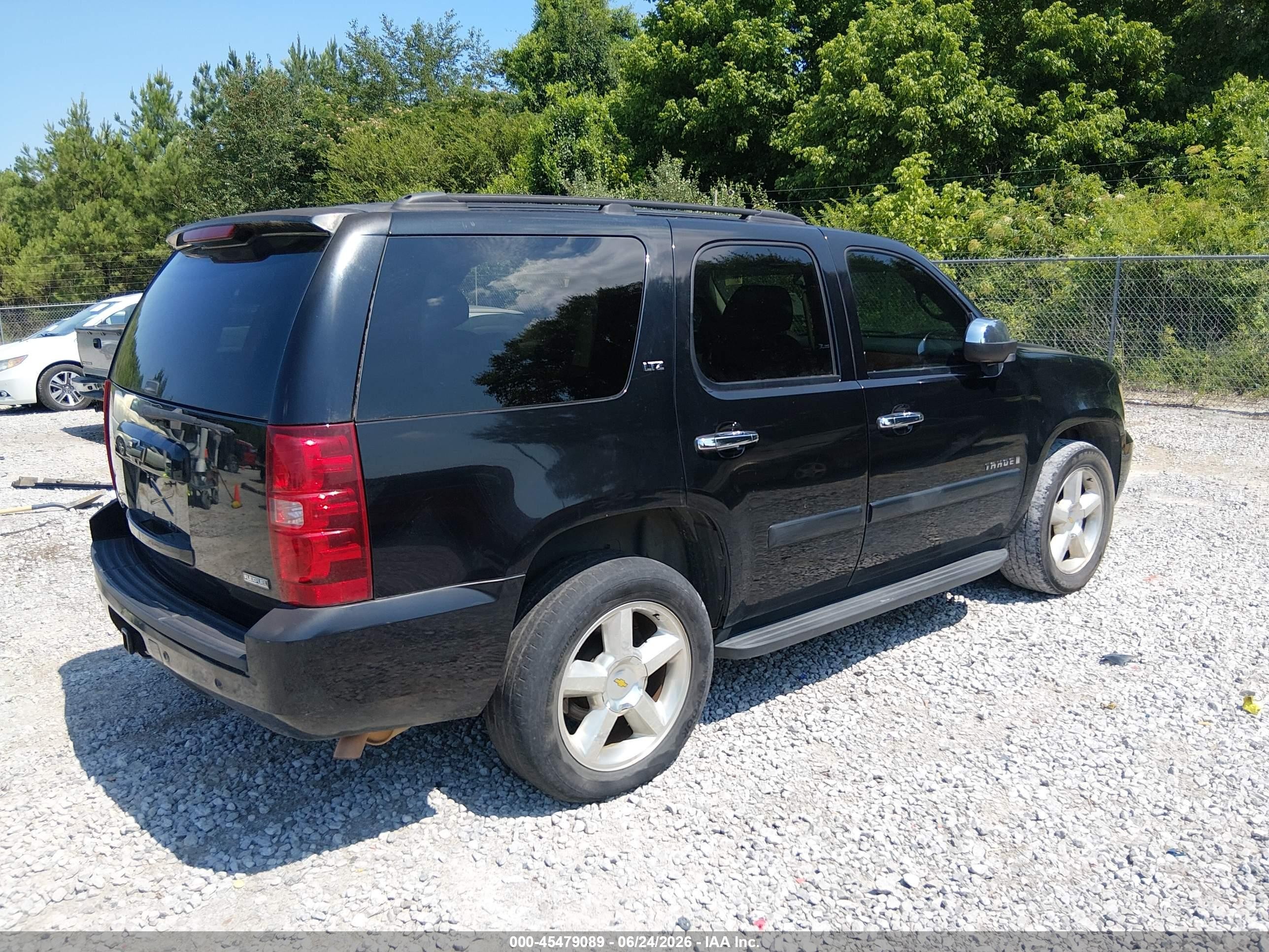 2008 Chevrolet Tahoe Ltz Черный vin: 1GNFC13008R104182