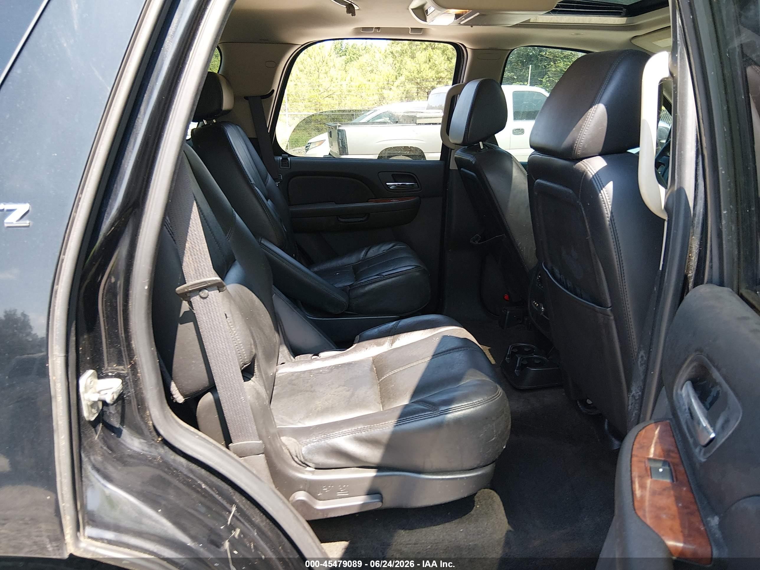 2008 Chevrolet Tahoe Ltz Черный vin: 1GNFC13008R104182