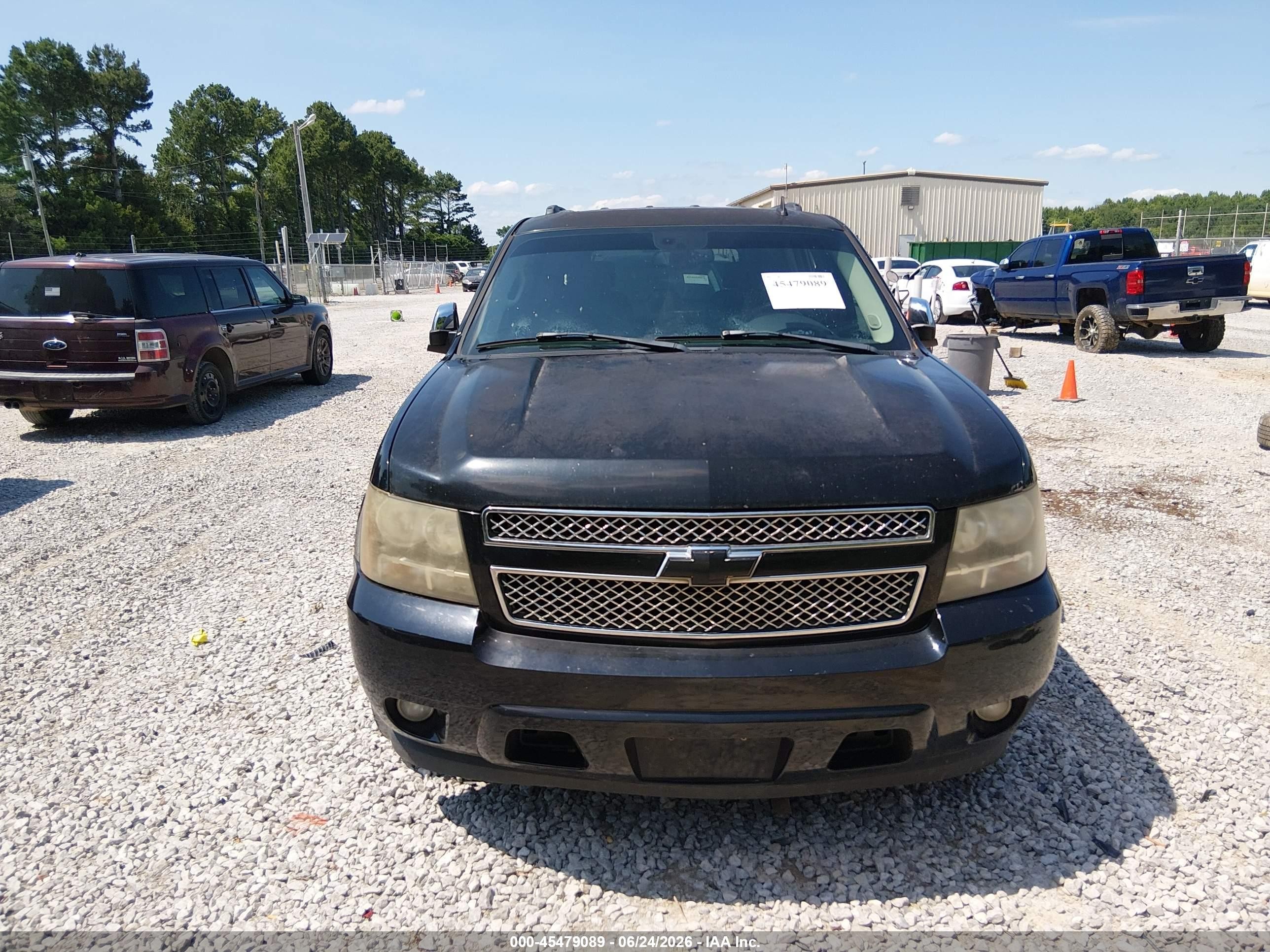 2008 Chevrolet Tahoe Ltz Черный vin: 1GNFC13008R104182