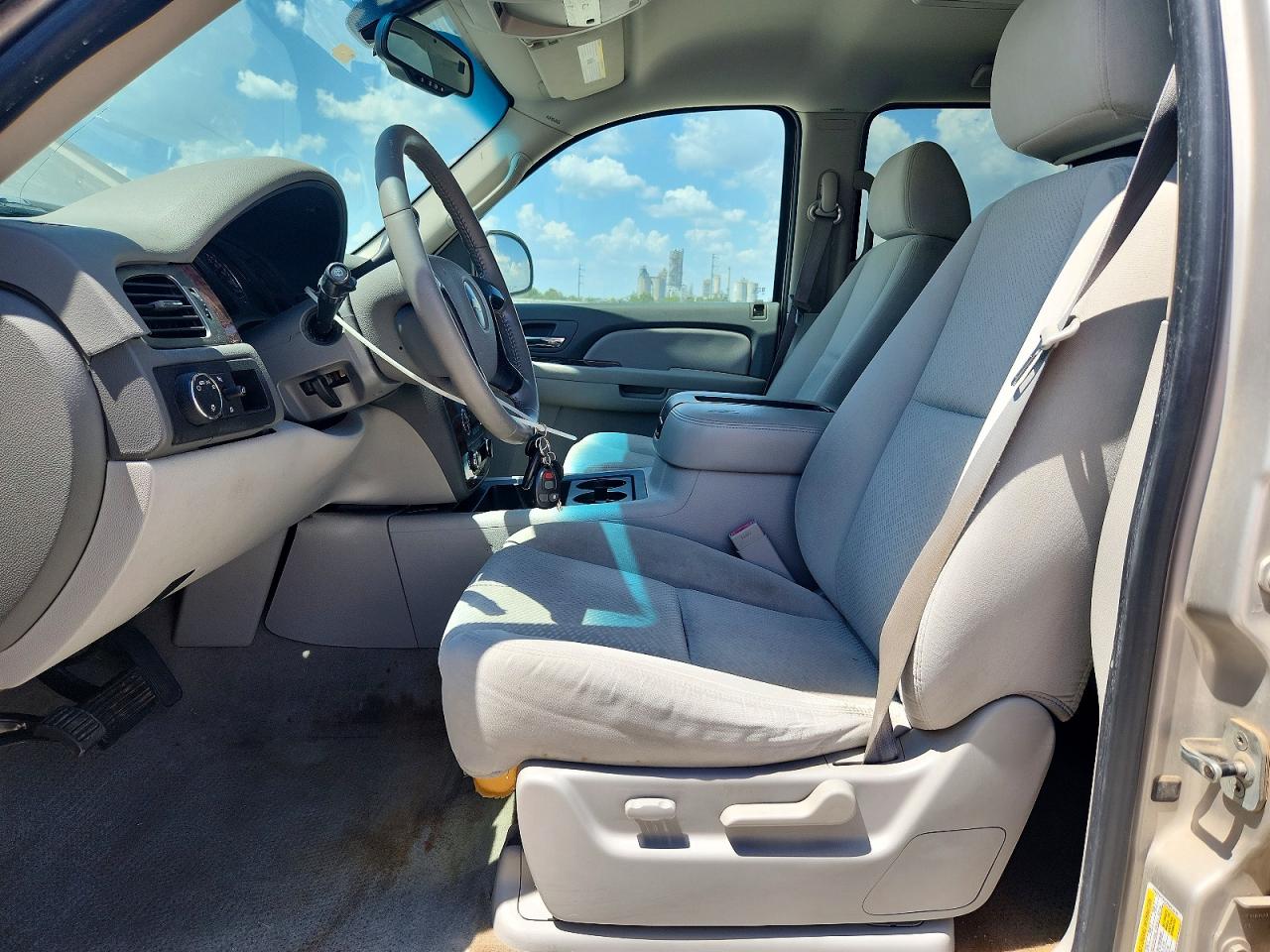 2007 Chevrolet Tahoe C1500 Silver vin: 1GNFC13017R261010