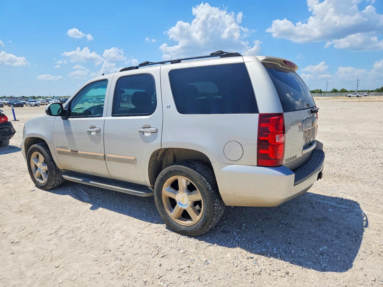 2007 Chevrolet Tahoe C1500 Silver vin: 1GNFC13017R261010