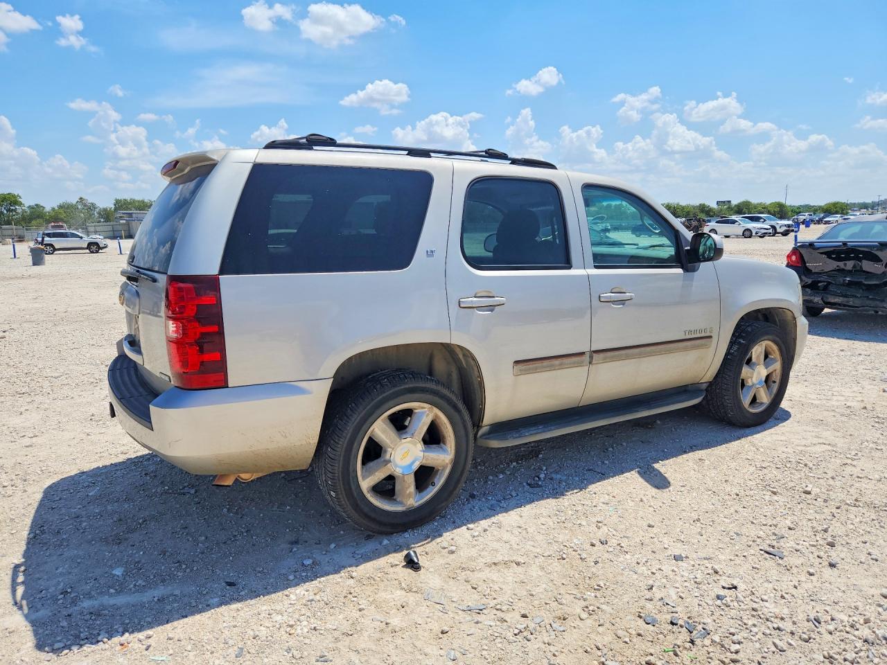2007 Chevrolet Tahoe C1500 Silver vin: 1GNFC13017R261010