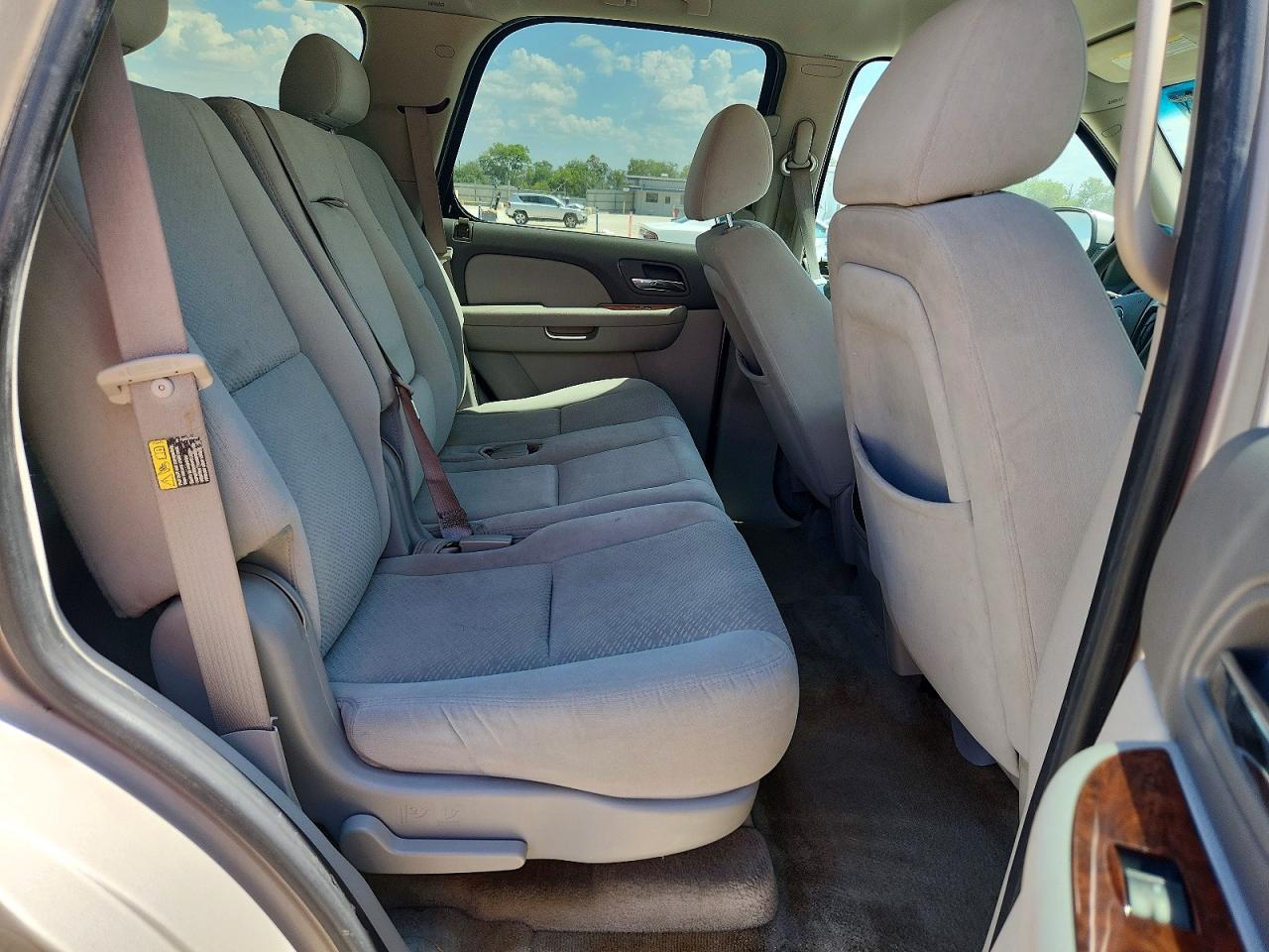 2007 Chevrolet Tahoe C1500 Silver vin: 1GNFC13017R261010