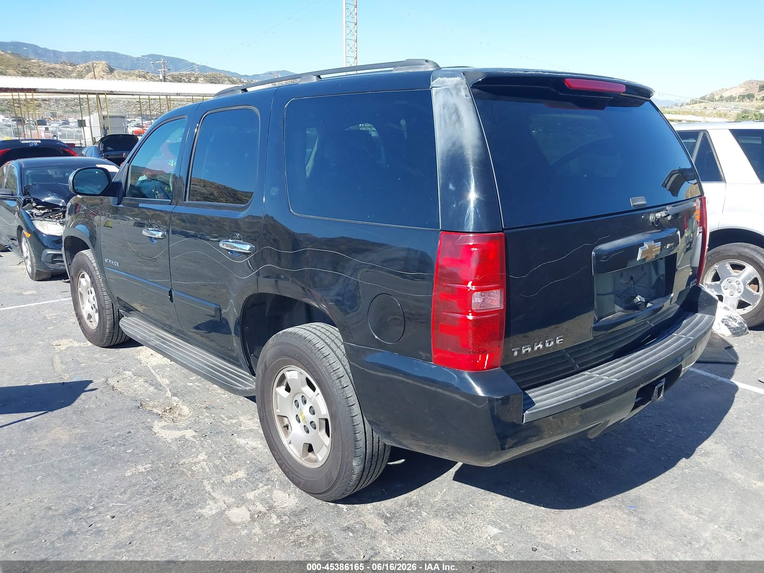 2008 Chevrolet Tahoe Lt Black vin: 1GNFC13018R101212