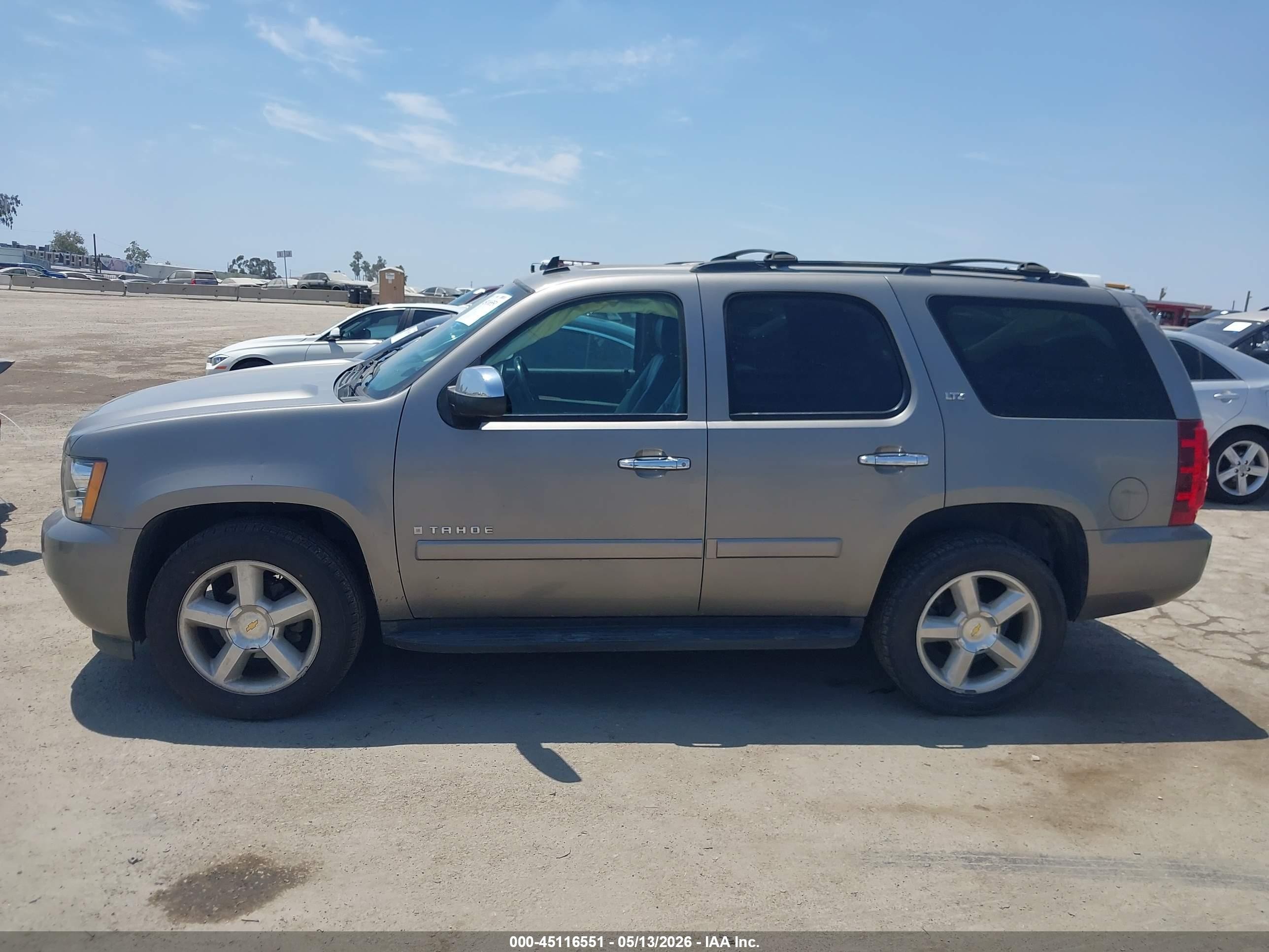 2008 Chevrolet Tahoe Ltz Gray vin: 1GNFC13018R116017