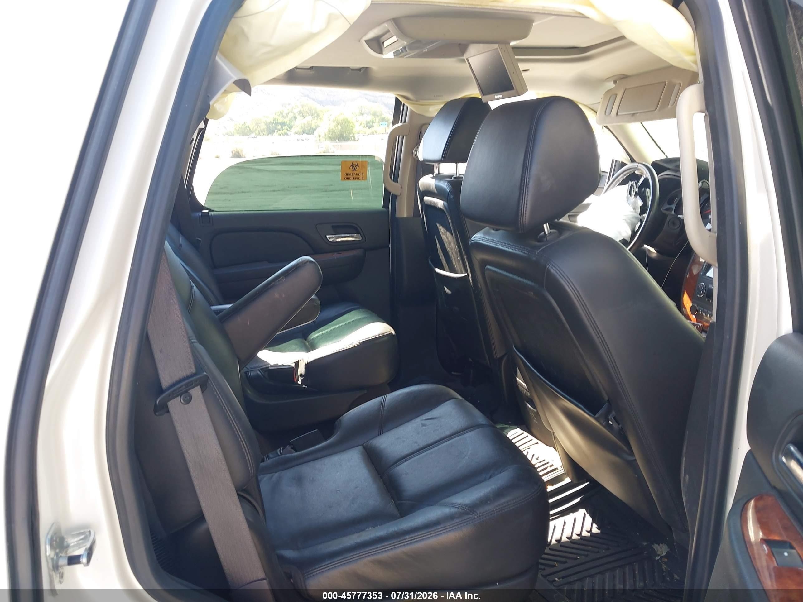 2008 Chevrolet Tahoe Ltz Бежевый vin: 1GNFC13018R197701