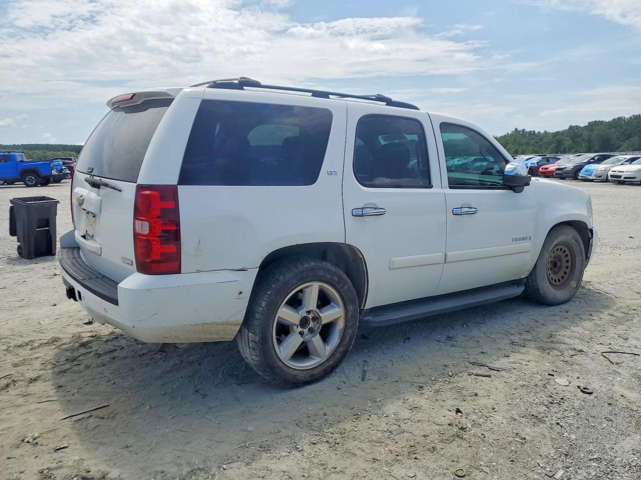 2008 Chevrolet Tahoe C1500 Белый vin: 1GNFC13018R198895