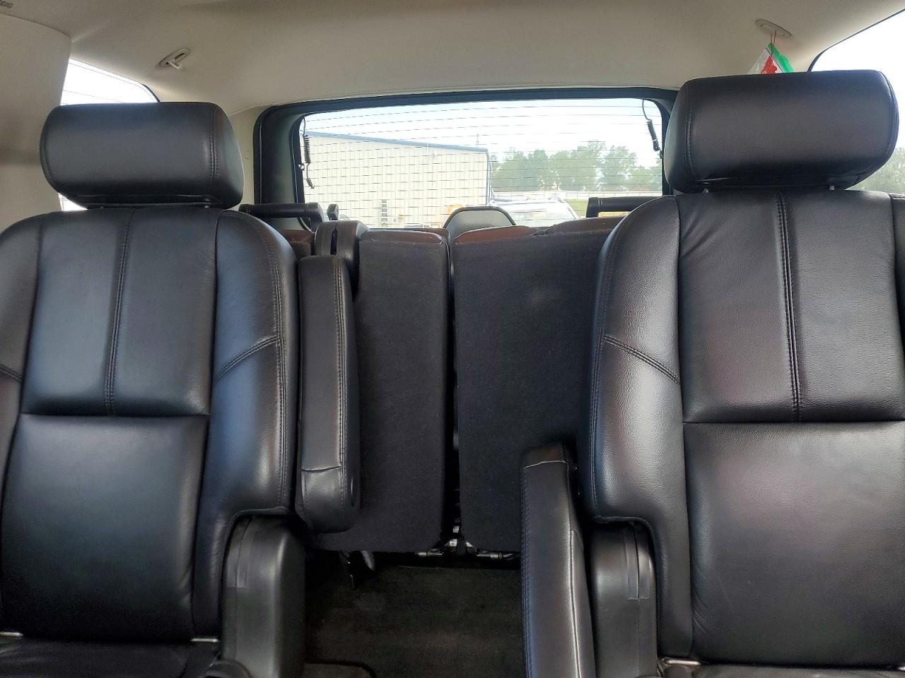 2008 Chevrolet Tahoe C1500 Белый vin: 1GNFC13018R198895