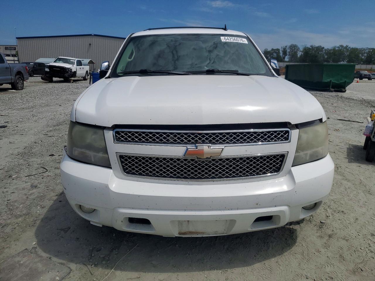 2008 Chevrolet Tahoe C1500 Белый vin: 1GNFC13018R198895