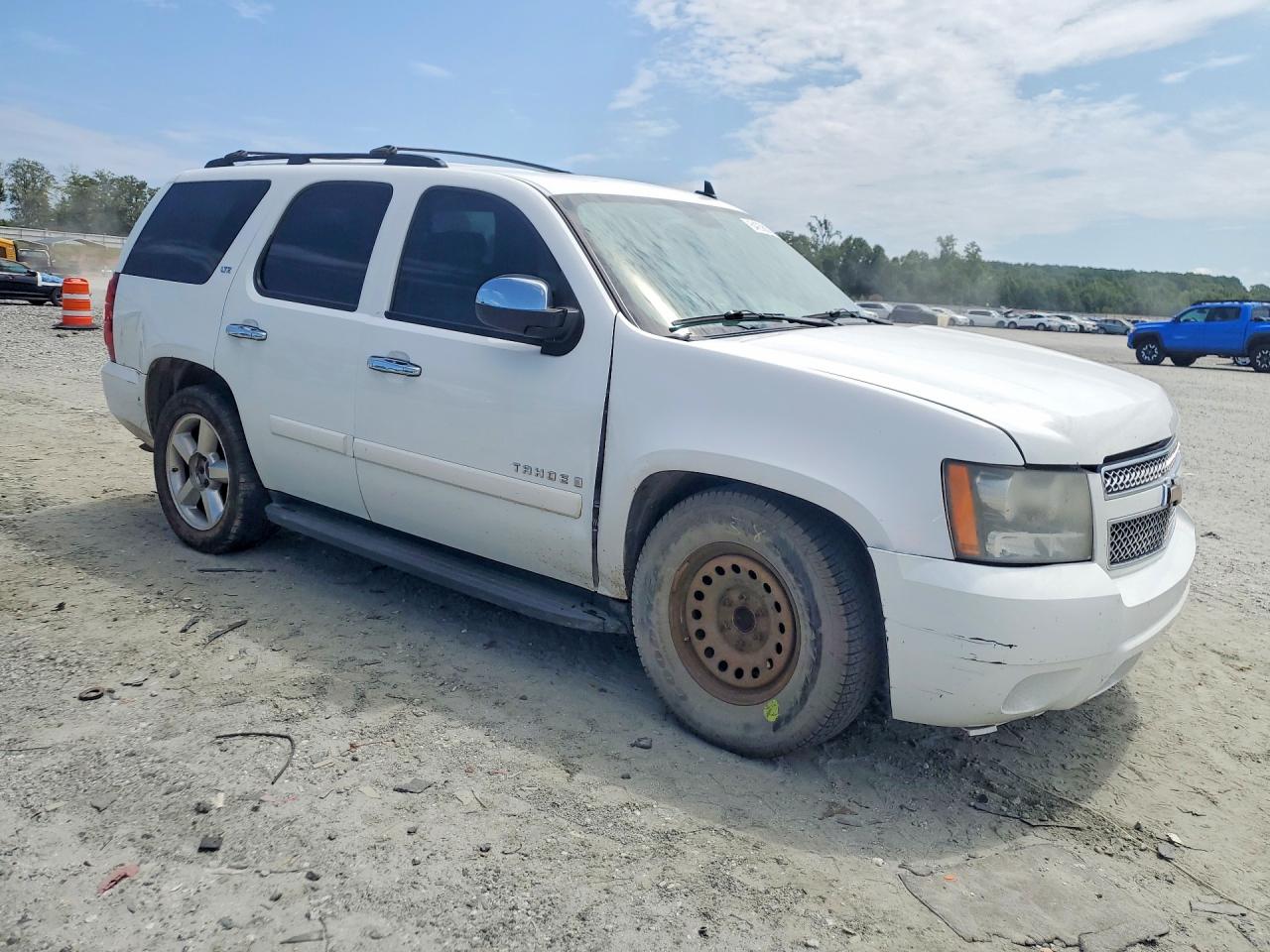 2008 Chevrolet Tahoe C1500 Белый vin: 1GNFC13018R198895